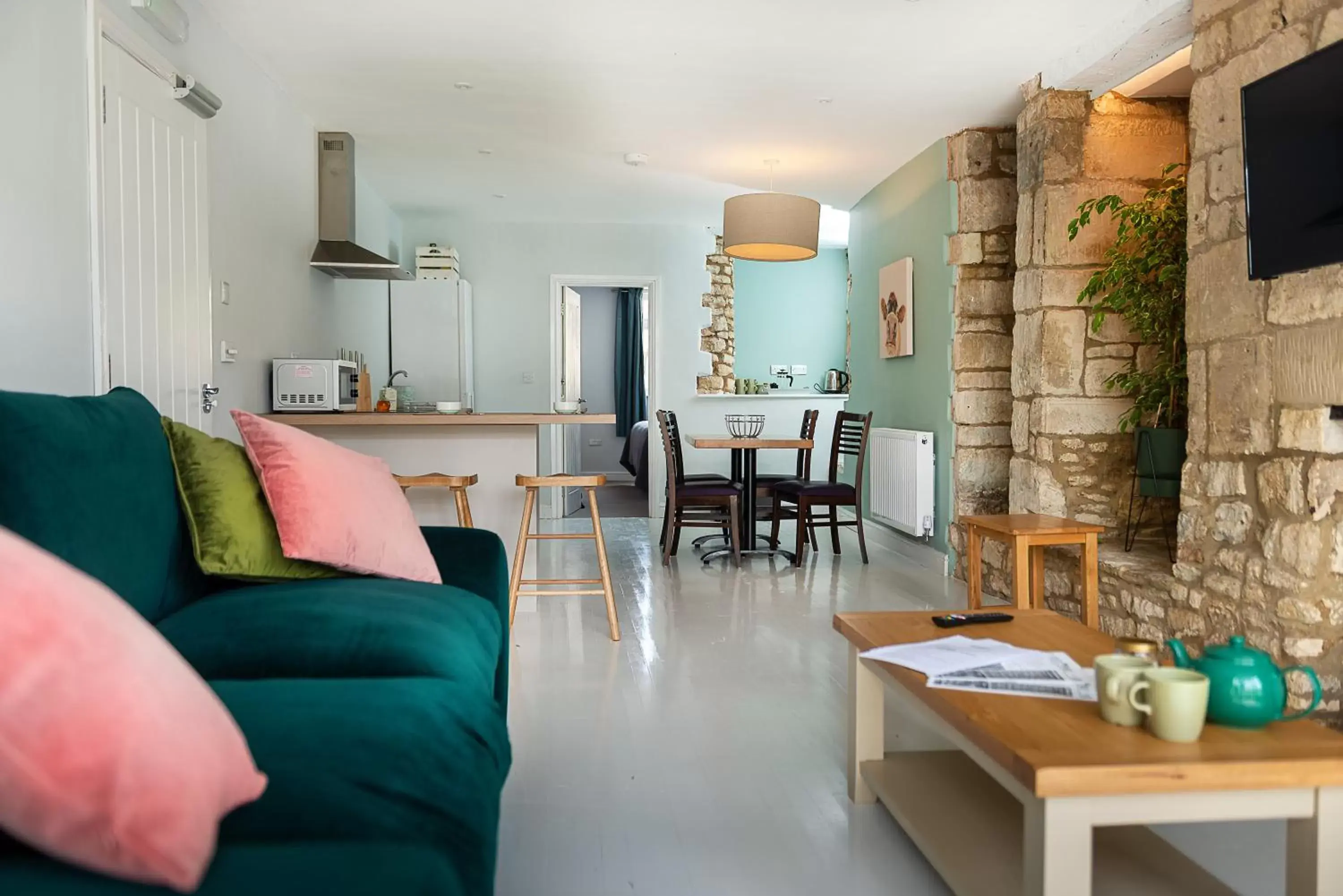 Apartment with Shower in Wild Garlic Rooms