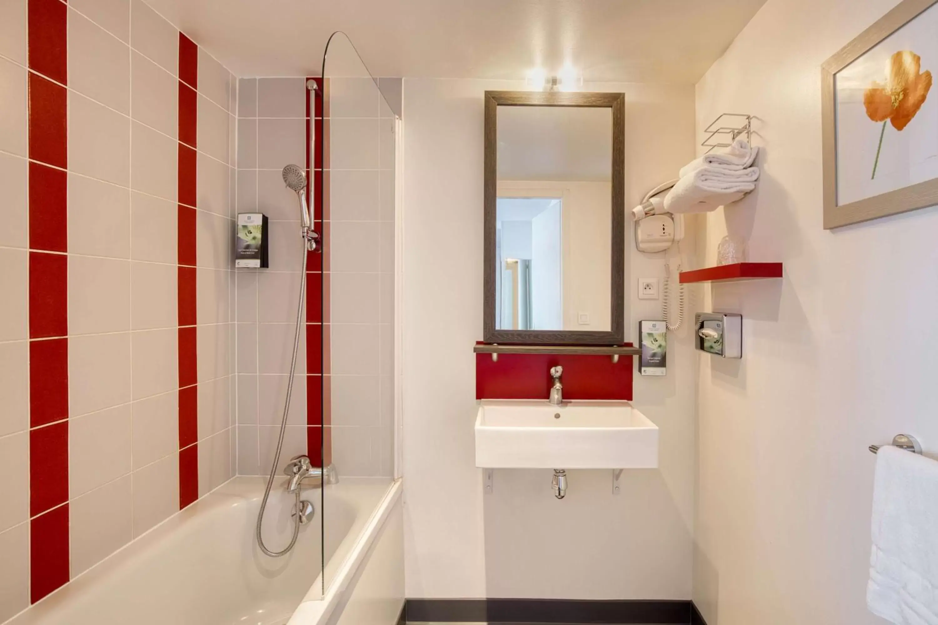 Bathroom in Sure Hotel by Best Western Nantes Saint-Herblain