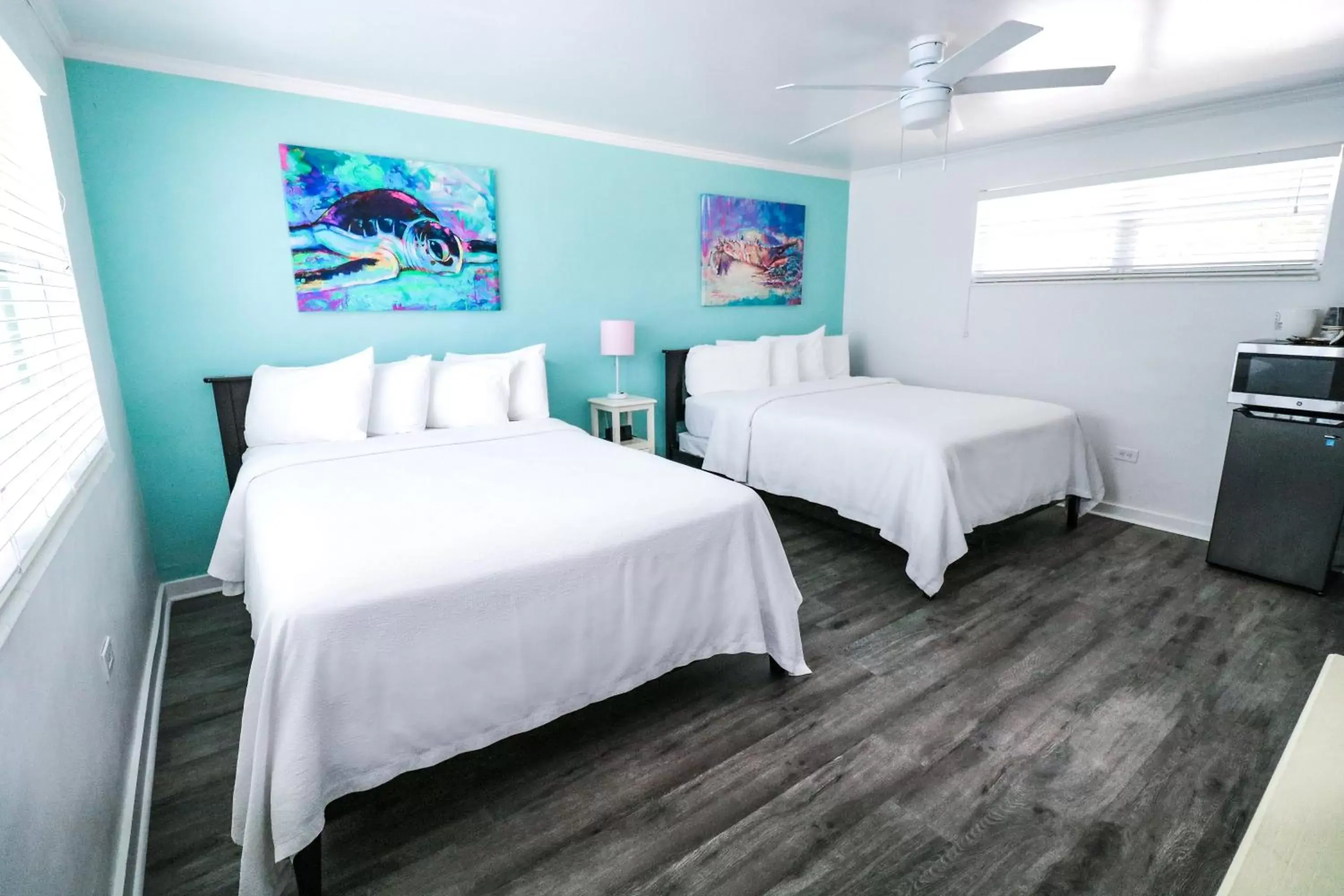 Bed in Drop Anchor Resort & Marina