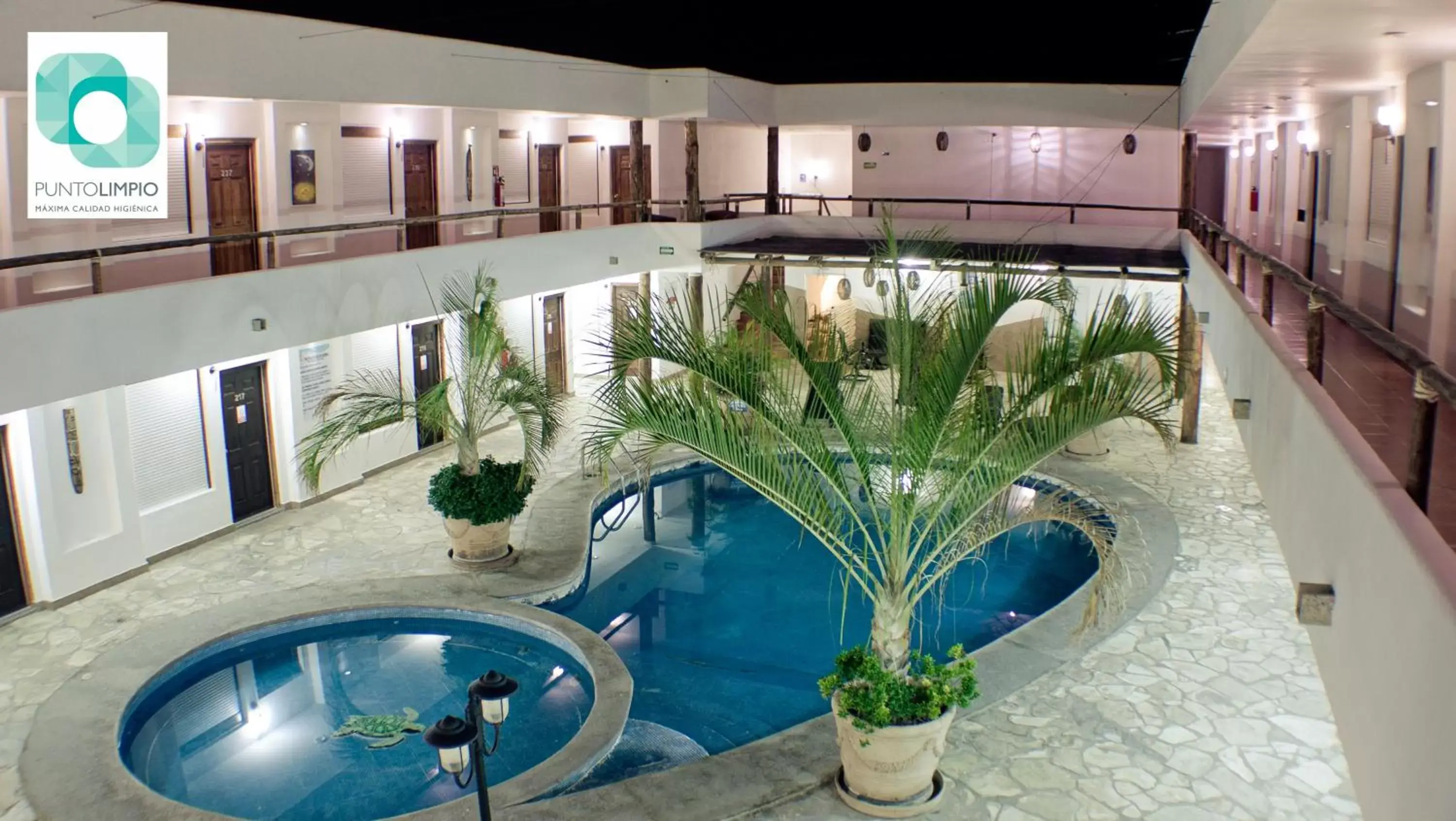 Swimming pool in Hotel Maioris La Paz