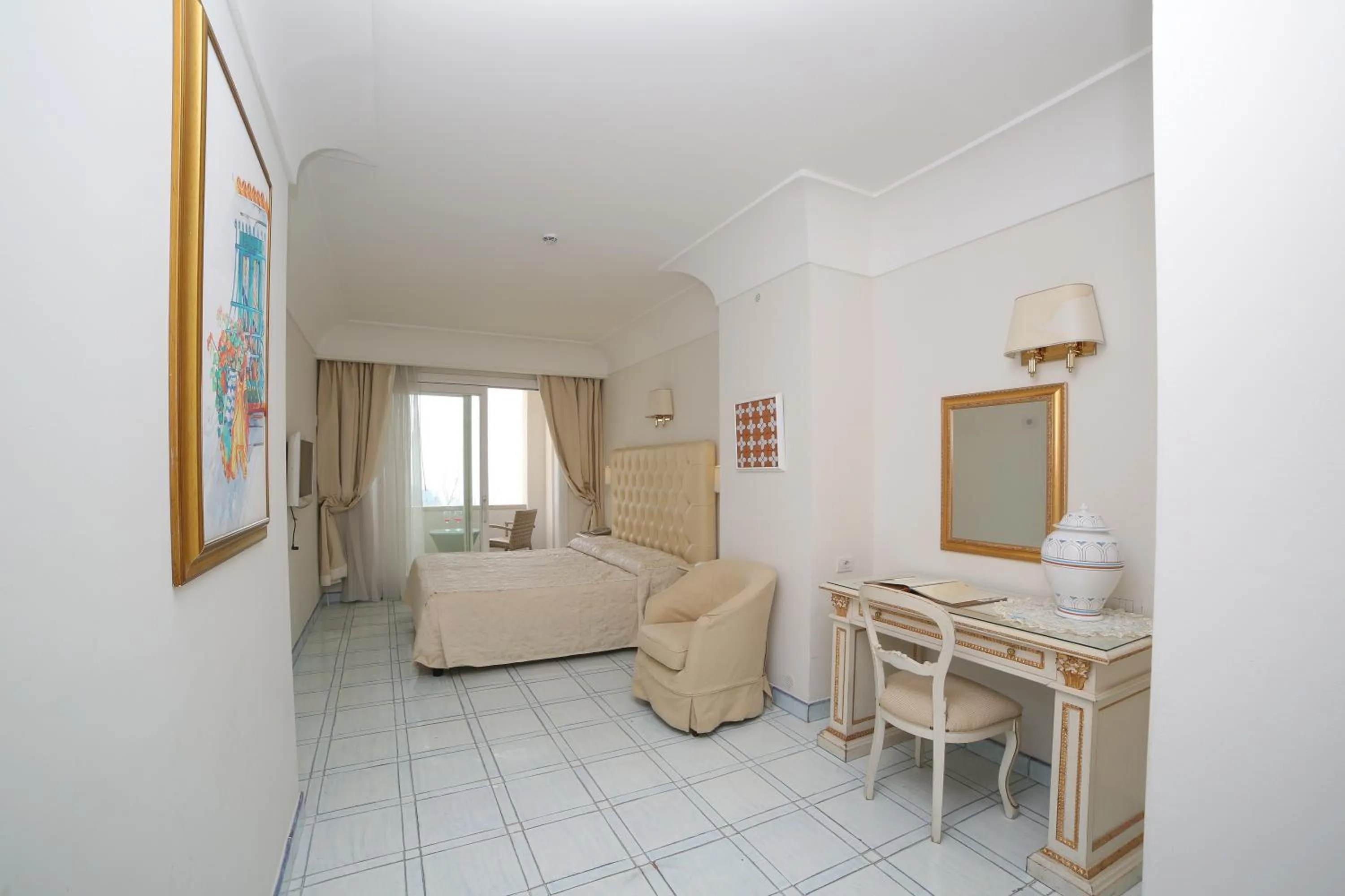 Photo of the whole room in Hotel Villa Fraulo