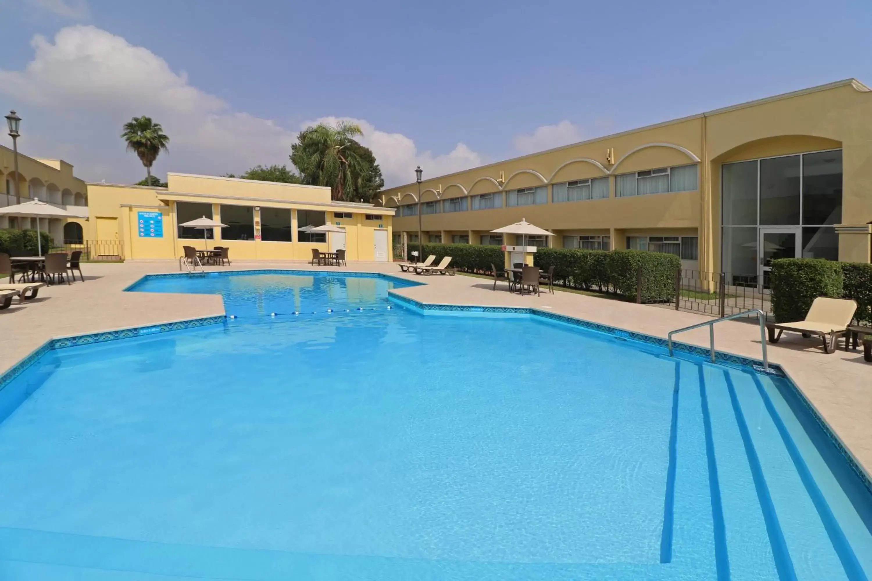Swimming Pool in Holiday Inn Monterrey Norte, an IHG Hotel