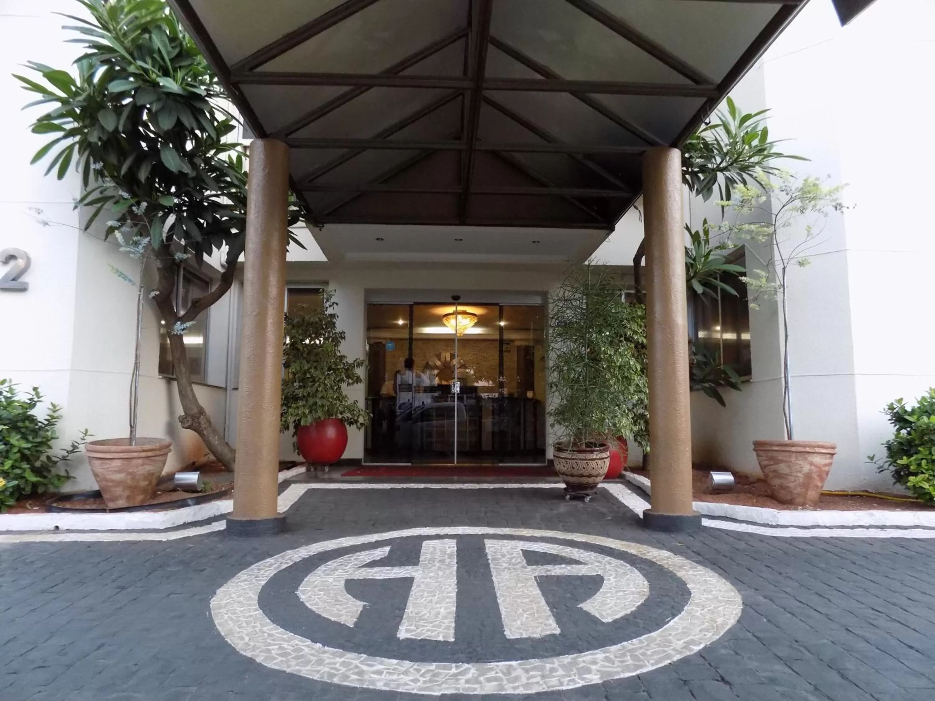 Facade/entrance in Hotel Apollo