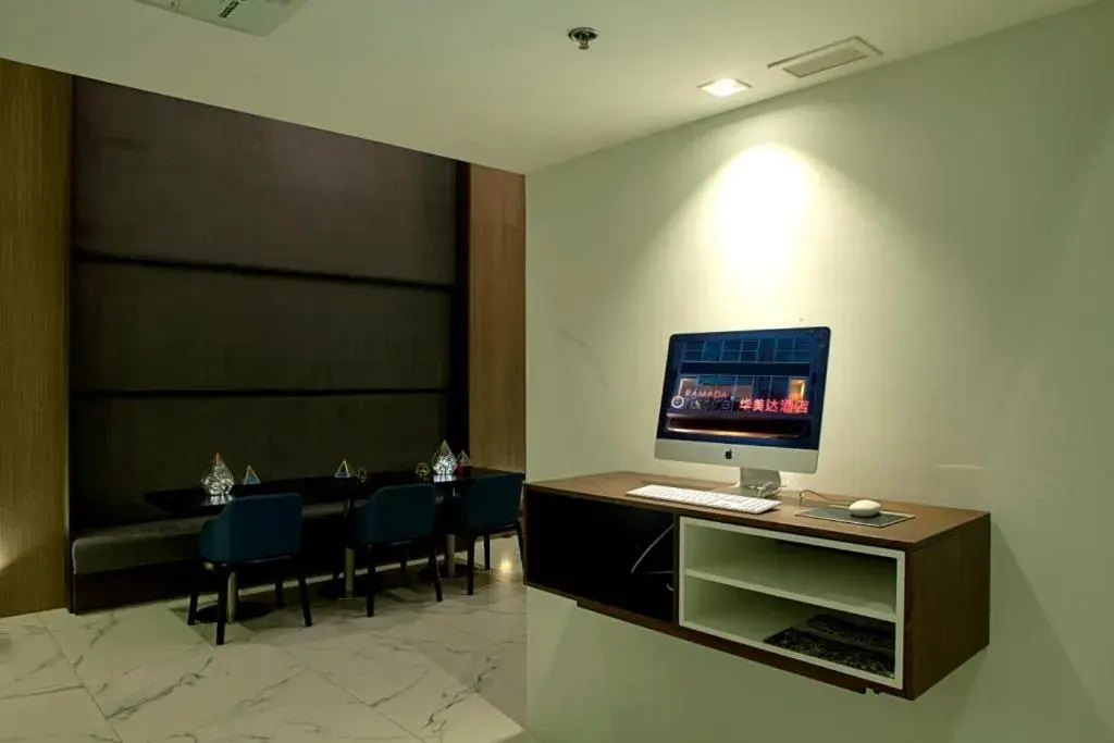 Area and facilities, TV/Entertainment Center in Ramada Encore Makati