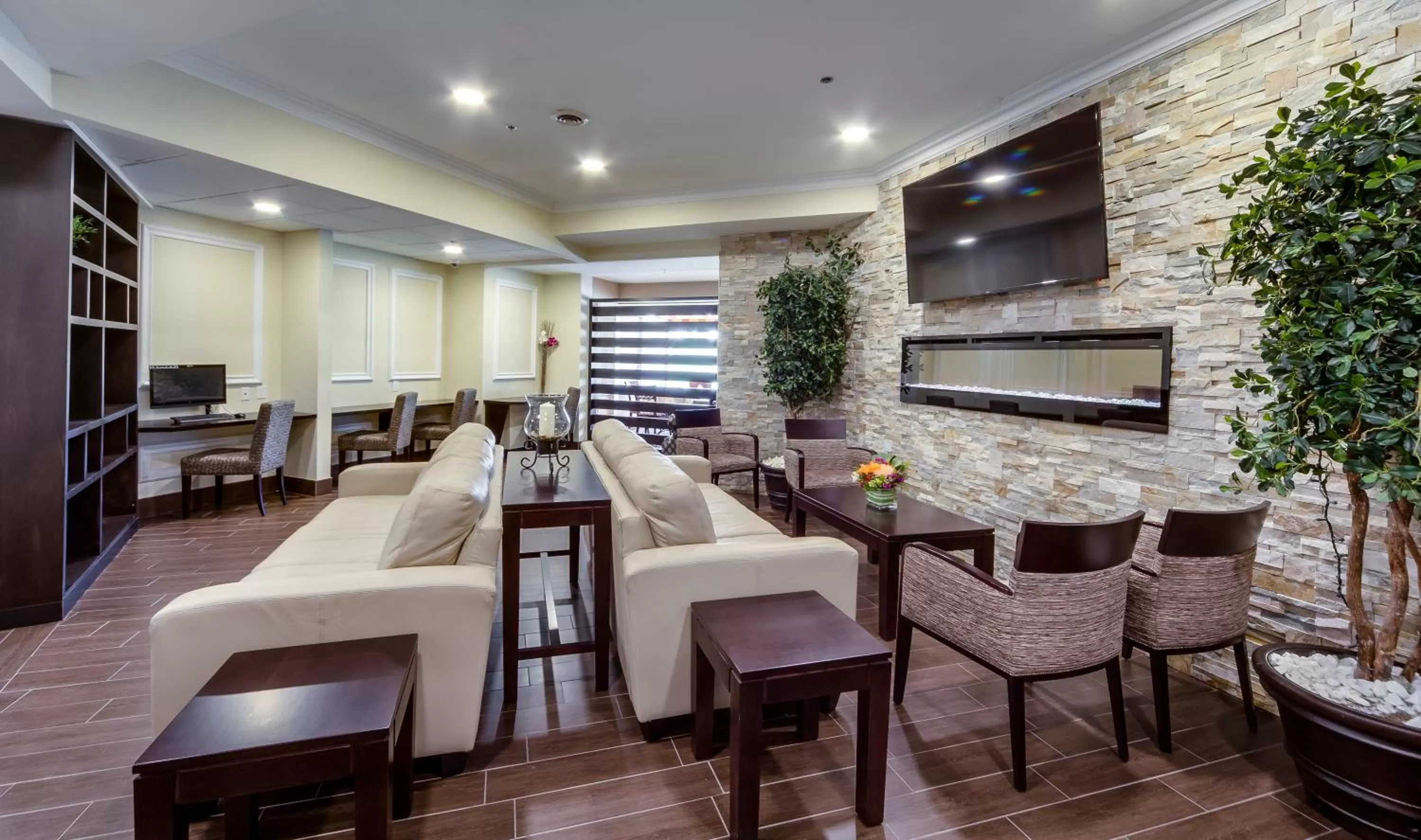 Lobby or reception in Monte Carlo Inn Vaughan Suites