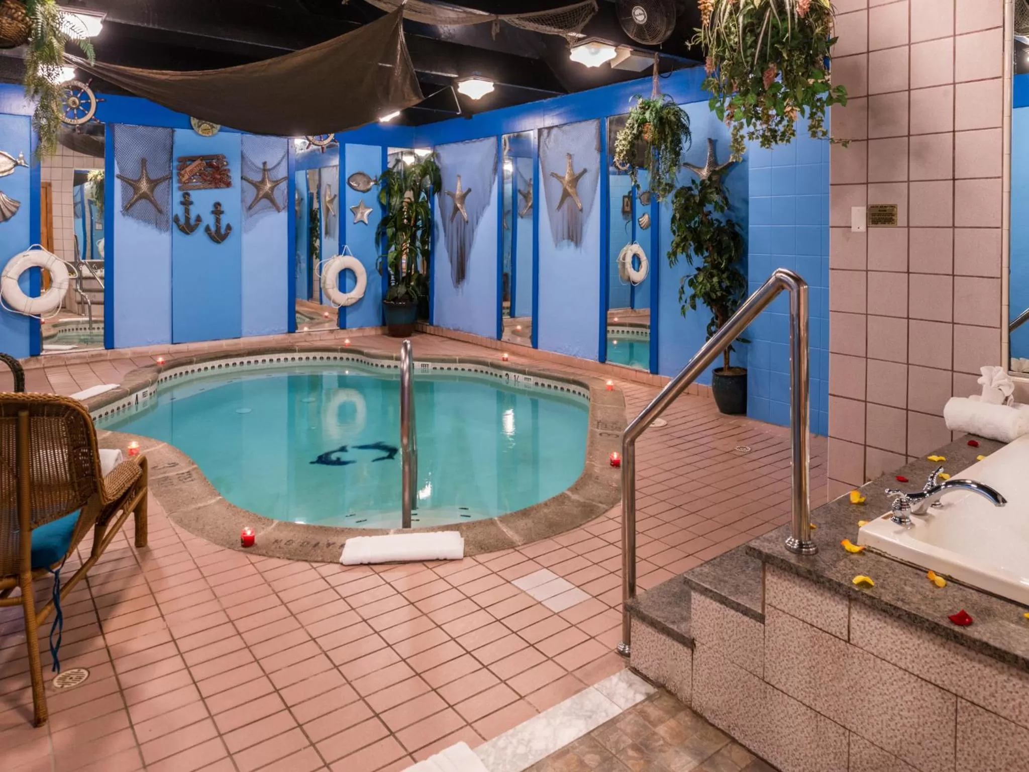 Swimming pool in Inn of The Dove Romantic Luxury & Business Suites