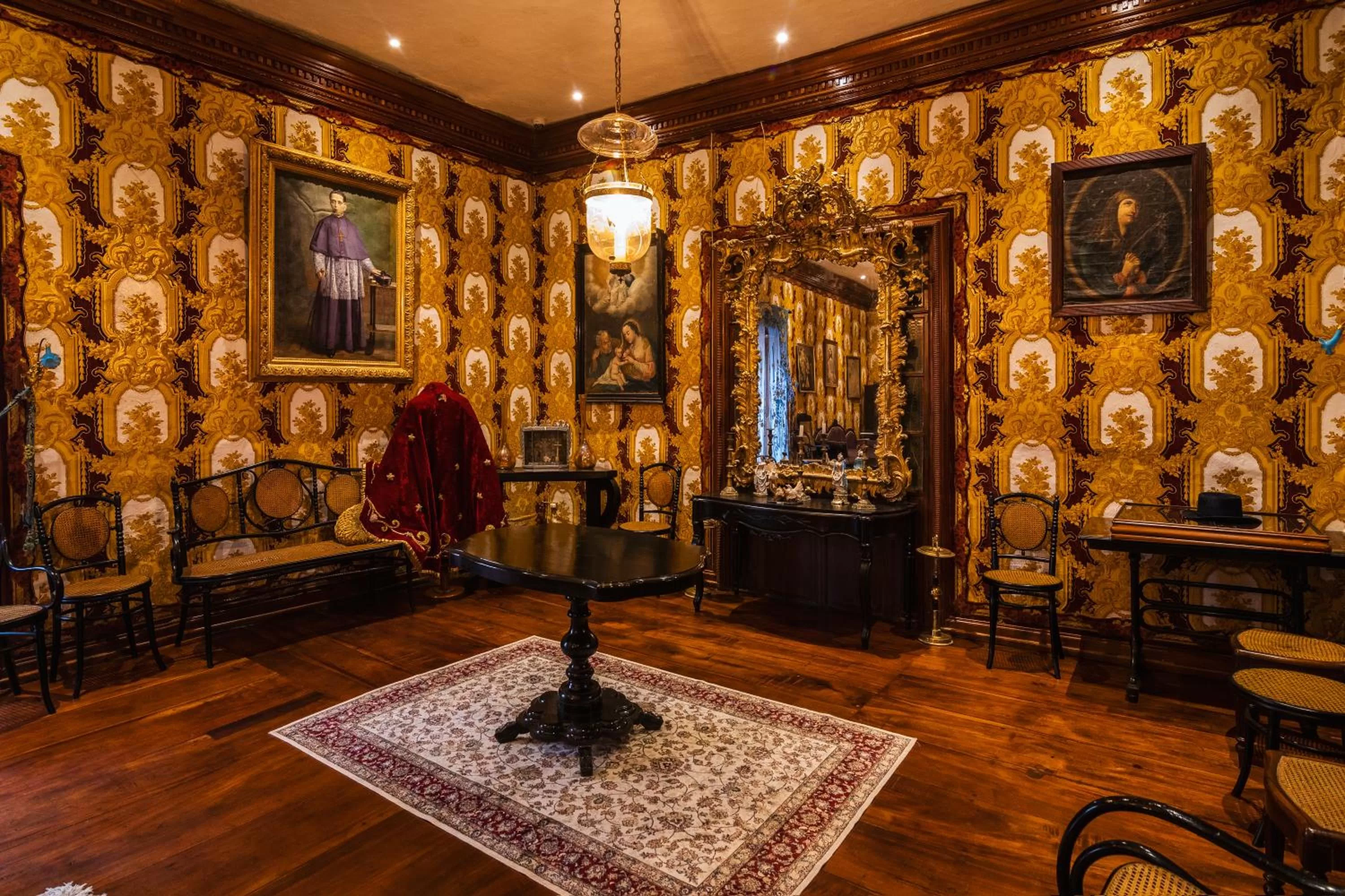 Living room in Casa Bolívar Hotel Museo