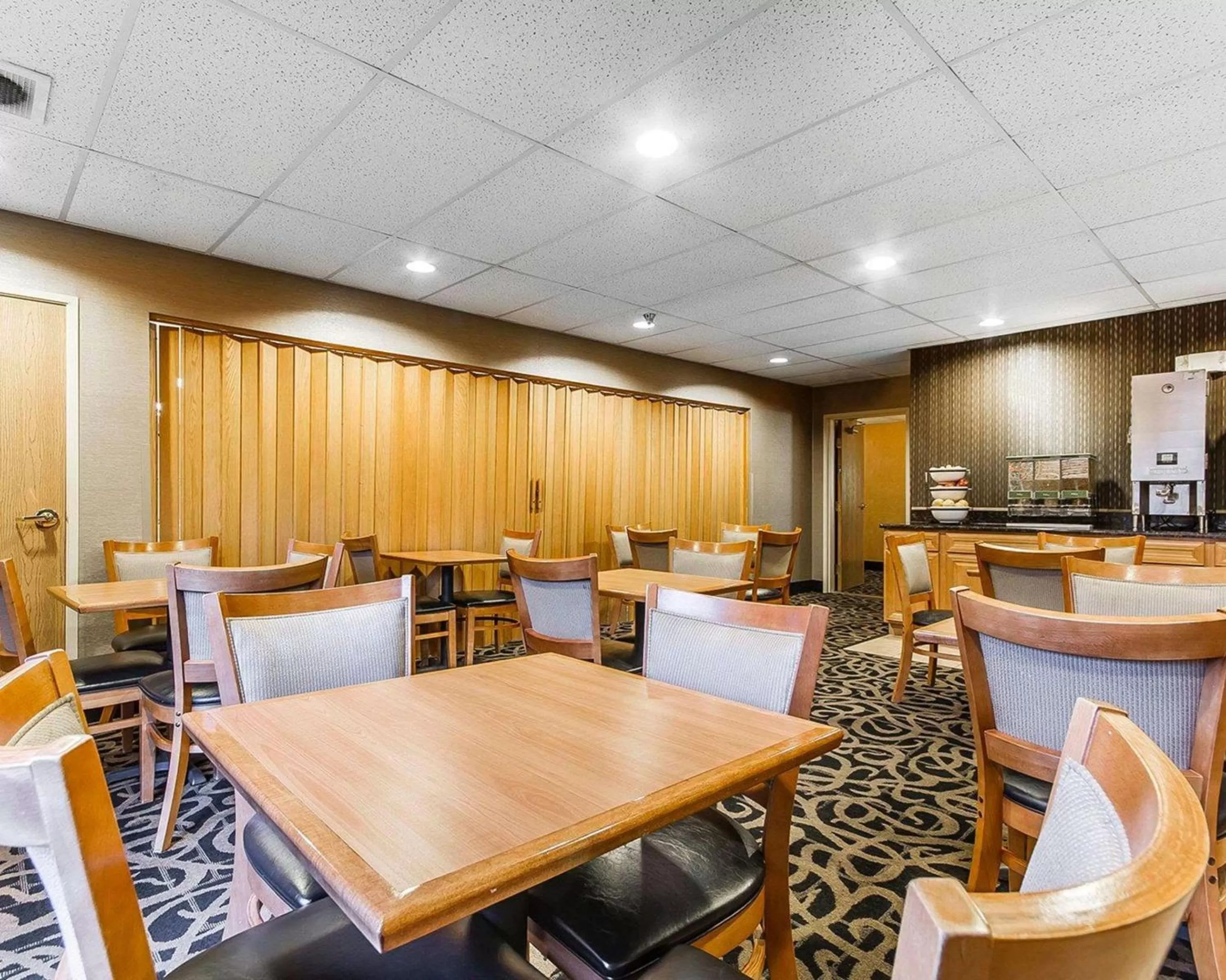 Restaurant/places to eat in Comfort Inn Owatonna near Medical Center