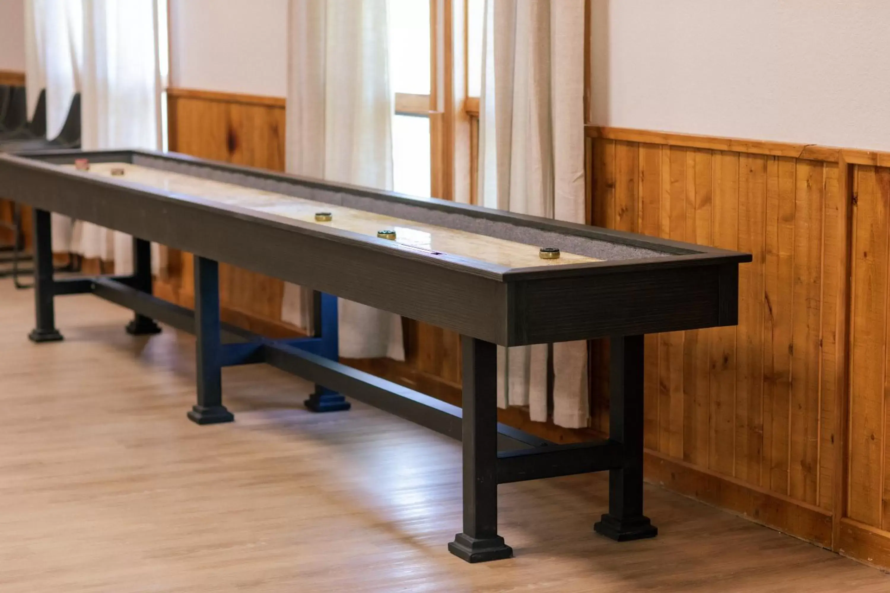 Property building, Billiards in LOGE Wolf Creek