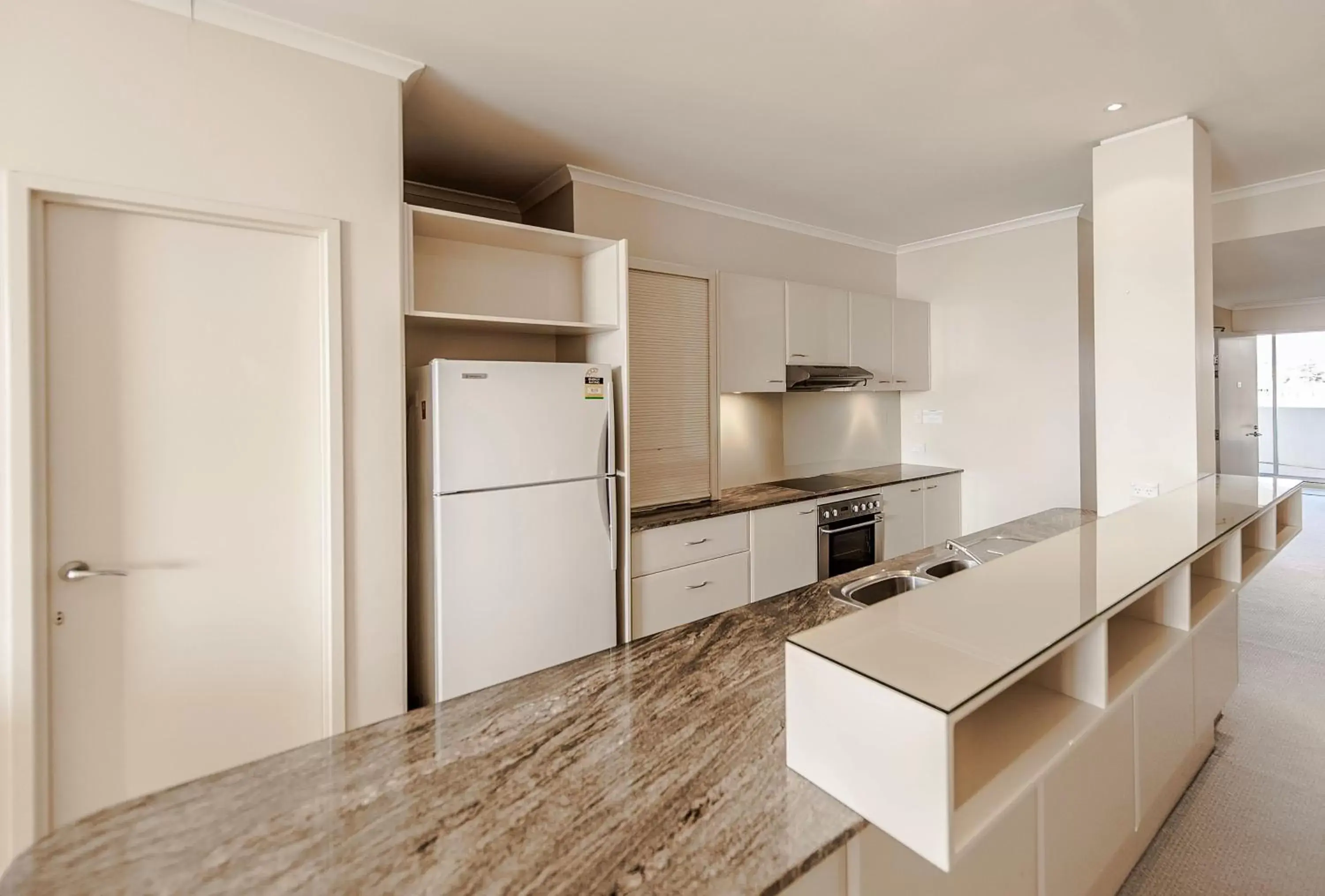 Kitchen or kitchenette, Kitchen/Kitchenette in Sandcastle Apartments