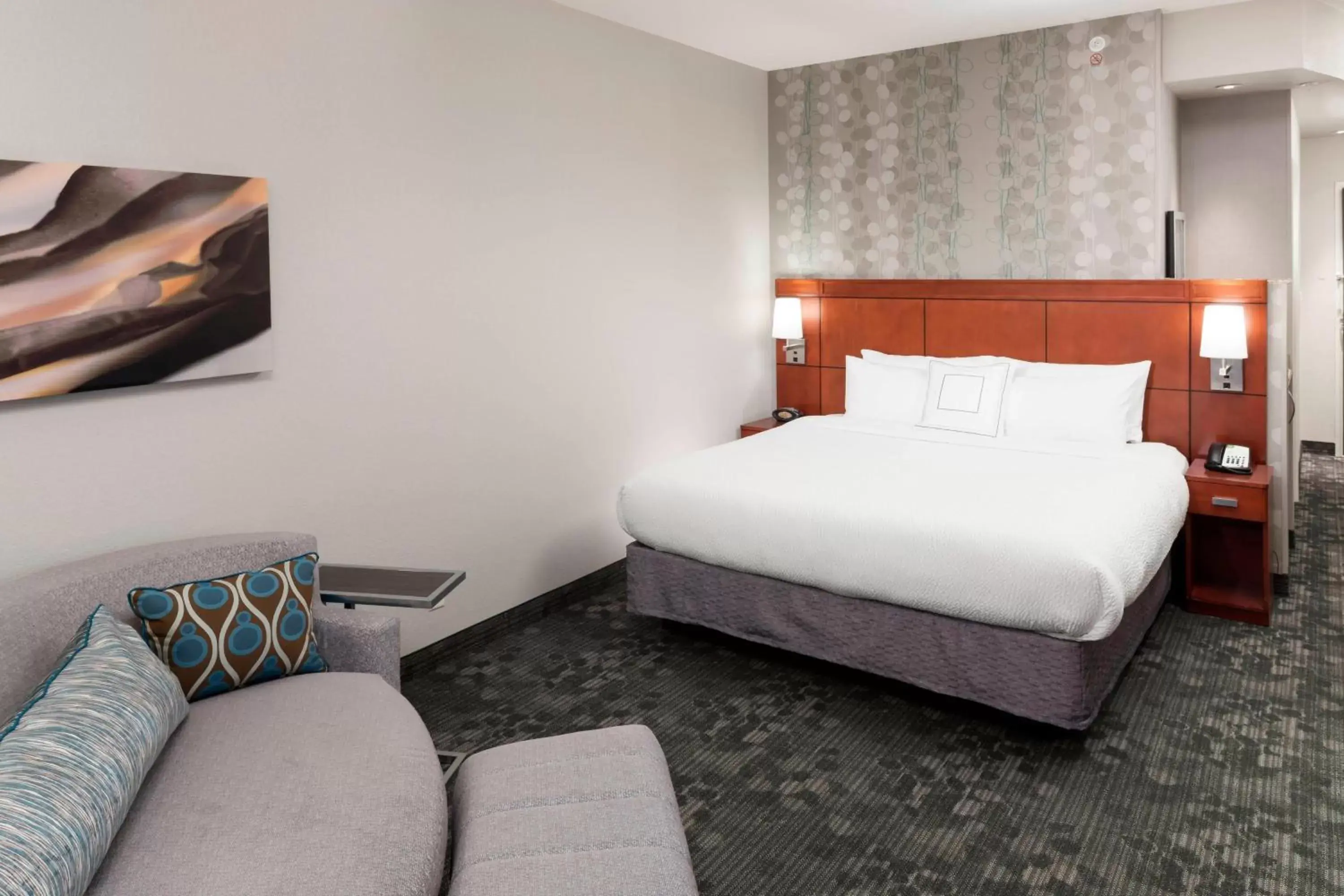 Photo of the whole room, Bed in Courtyard by Marriott Franklin Cool Springs