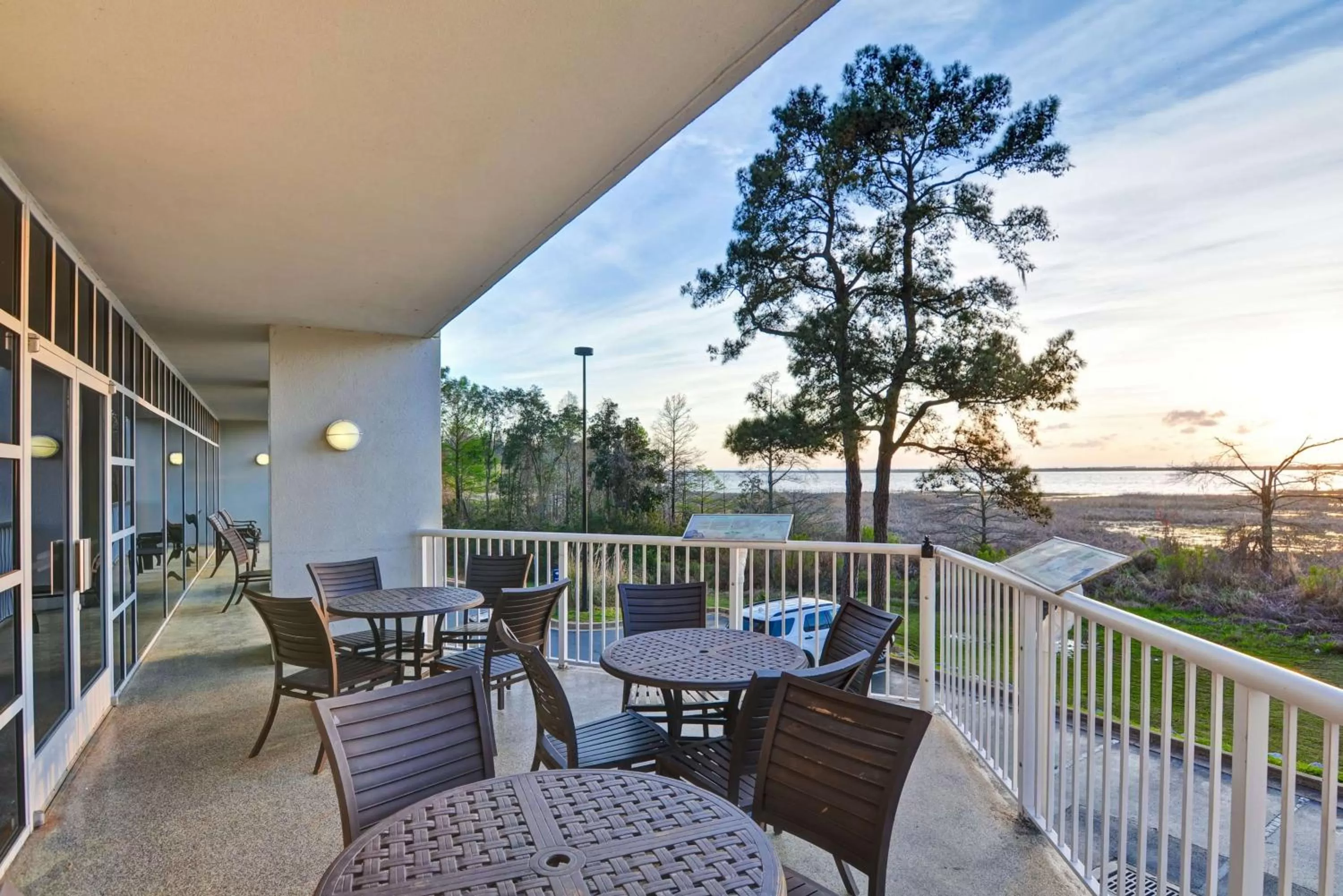 Patio in Hampton Inn Mobile/East Bay