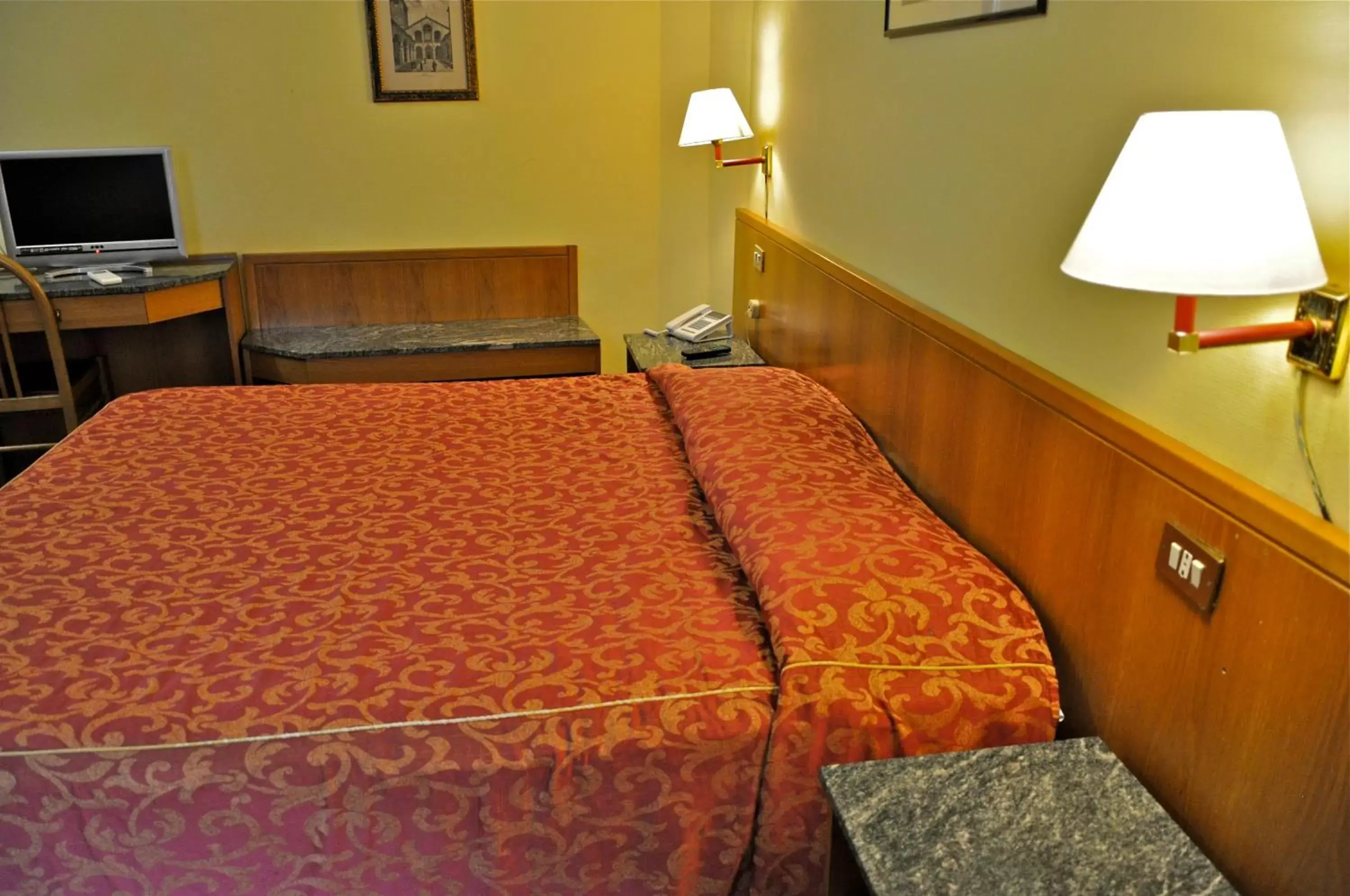 Photo of the whole room, Bed in Hotel Vecchia Milano