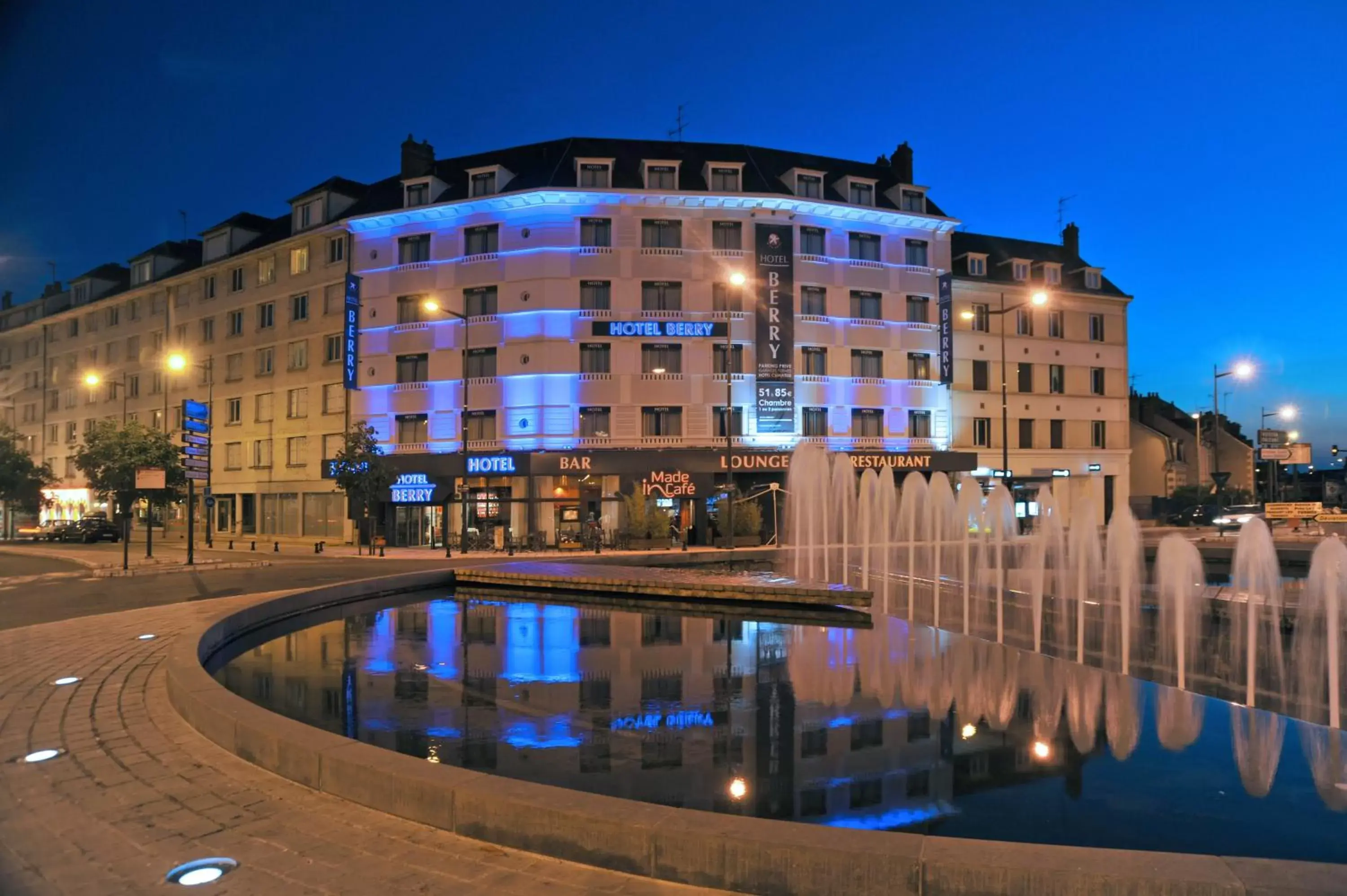 Facade/entrance, Property Building in The Originals City, Hôtel Le Berry, Bourges