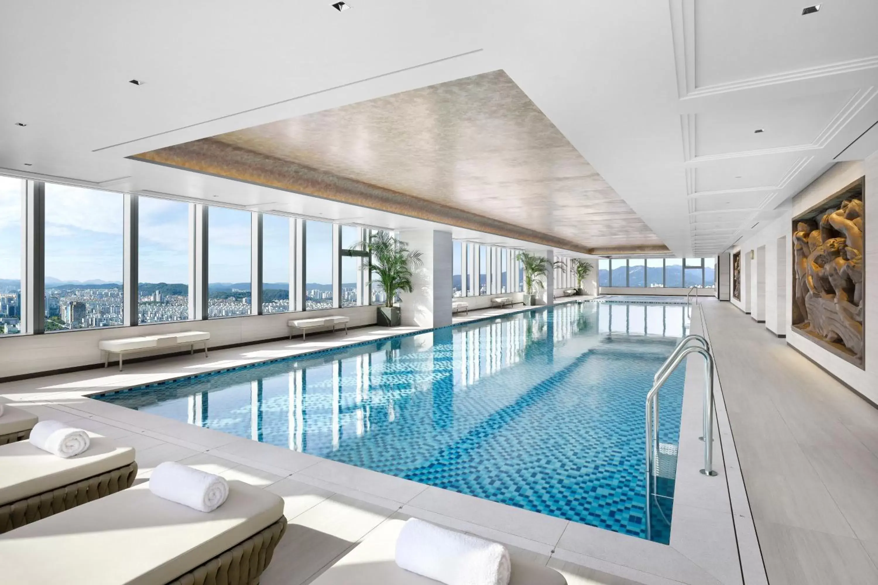 Swimming Pool in Hotel Onoma, Daejeon, Autograph Collection