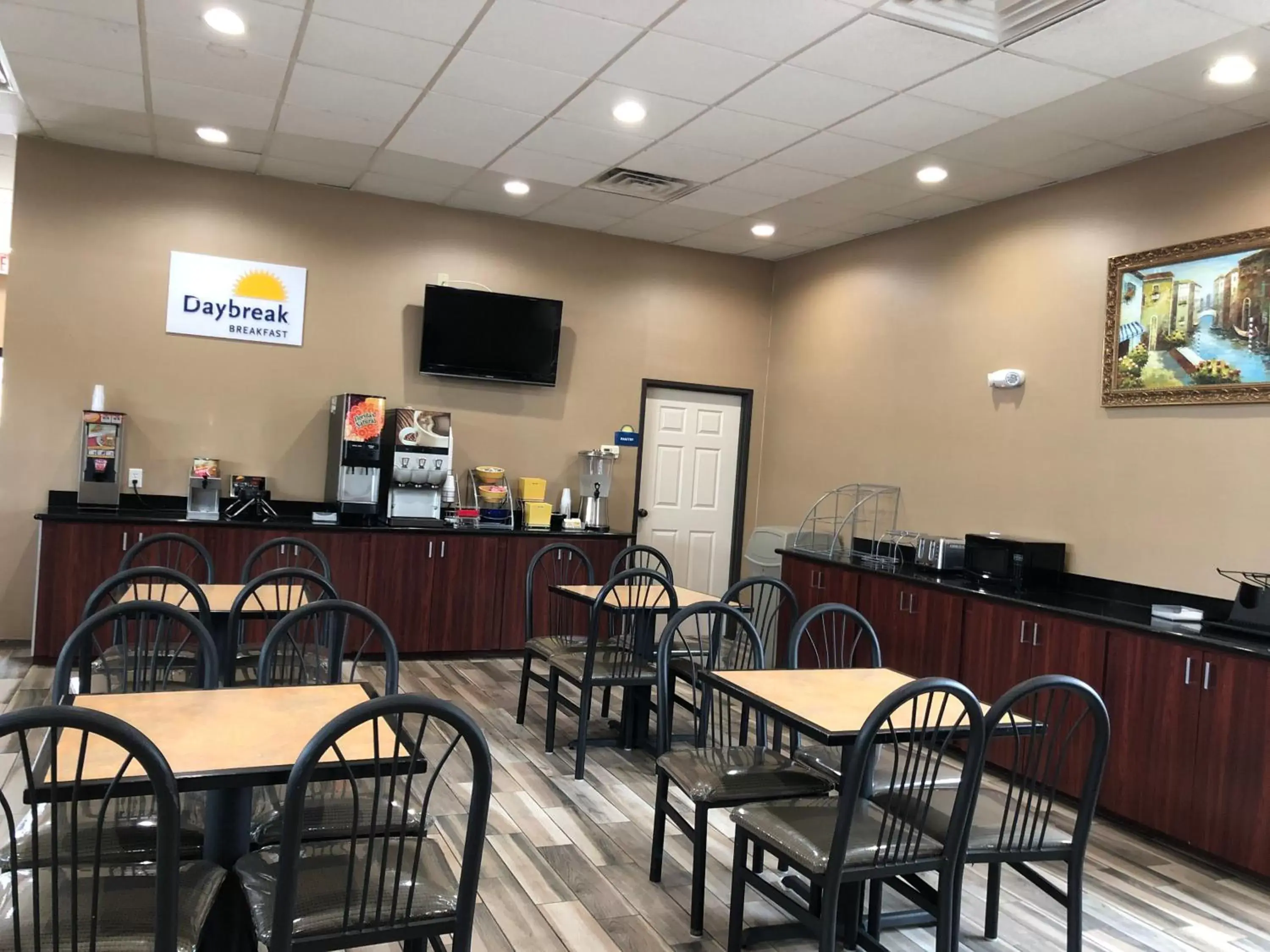 Restaurant/Places to Eat in Days Inn by Wyndham N.W. Medical Center
