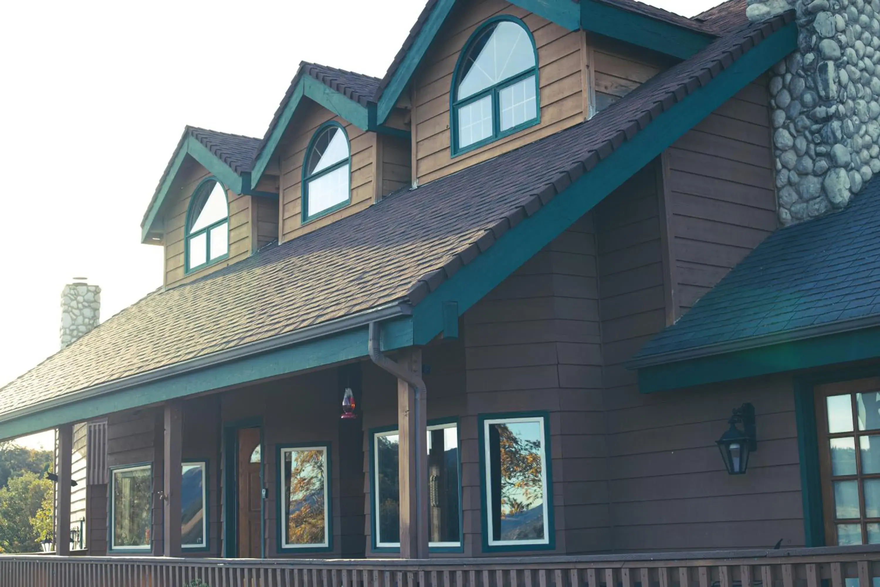 Property building in Tucker Peak Lodge Property building in Tucker Peak Lodge