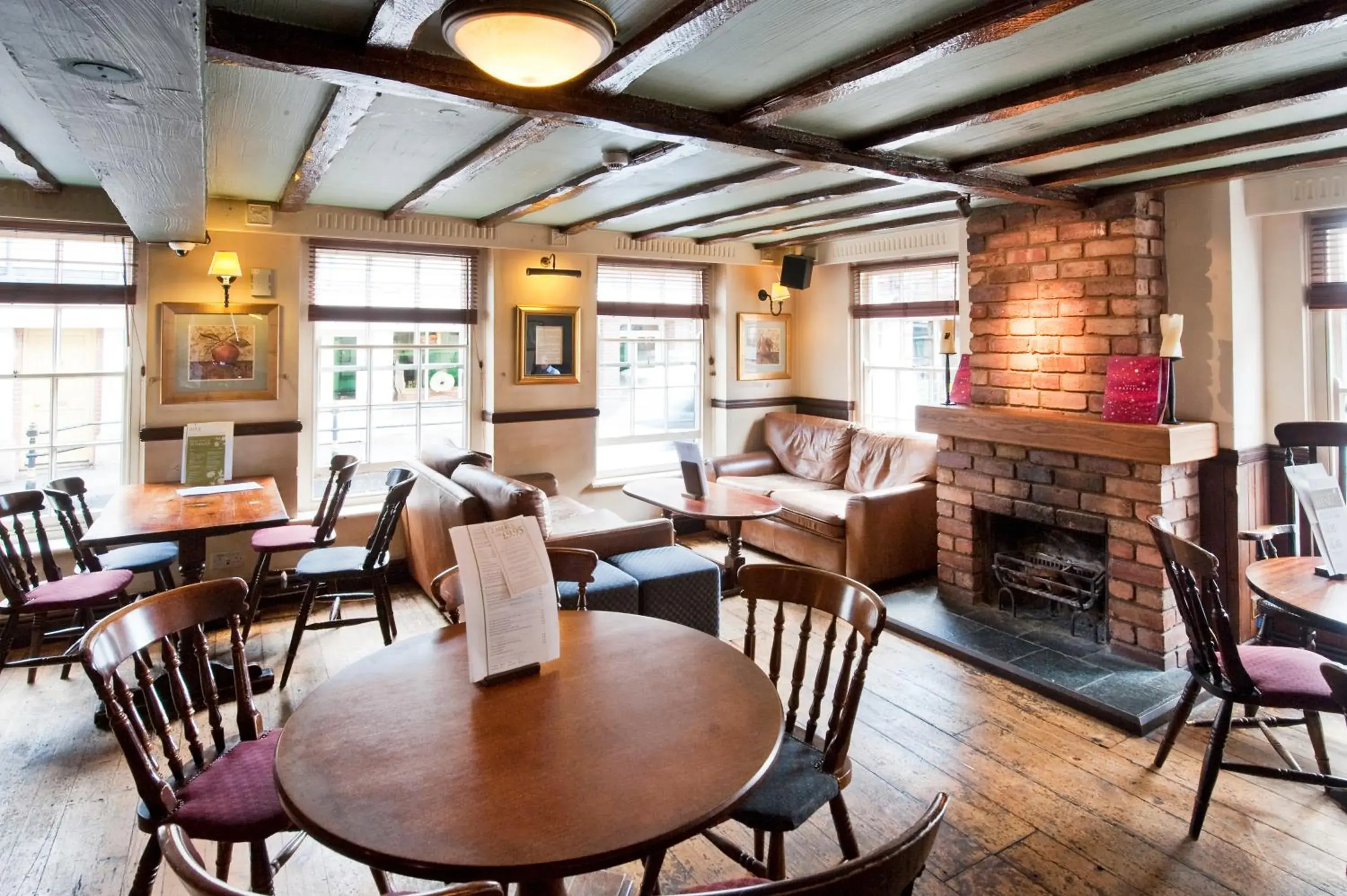 Lounge or bar, Restaurant/Places to Eat in Ye Olde Talbot Hotel by Greene King Inns