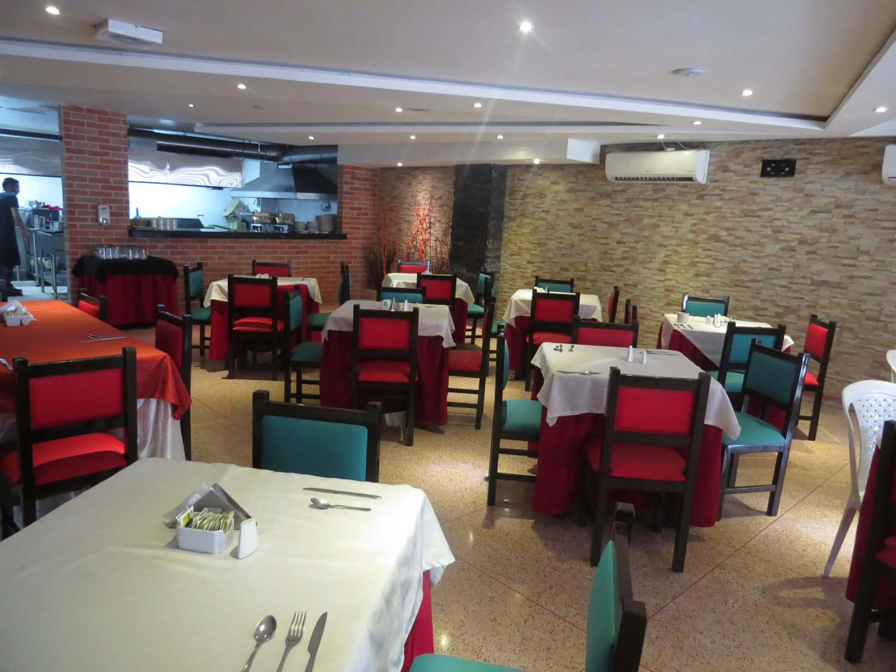 Communal lounge/ TV room in Hotel León Dorado