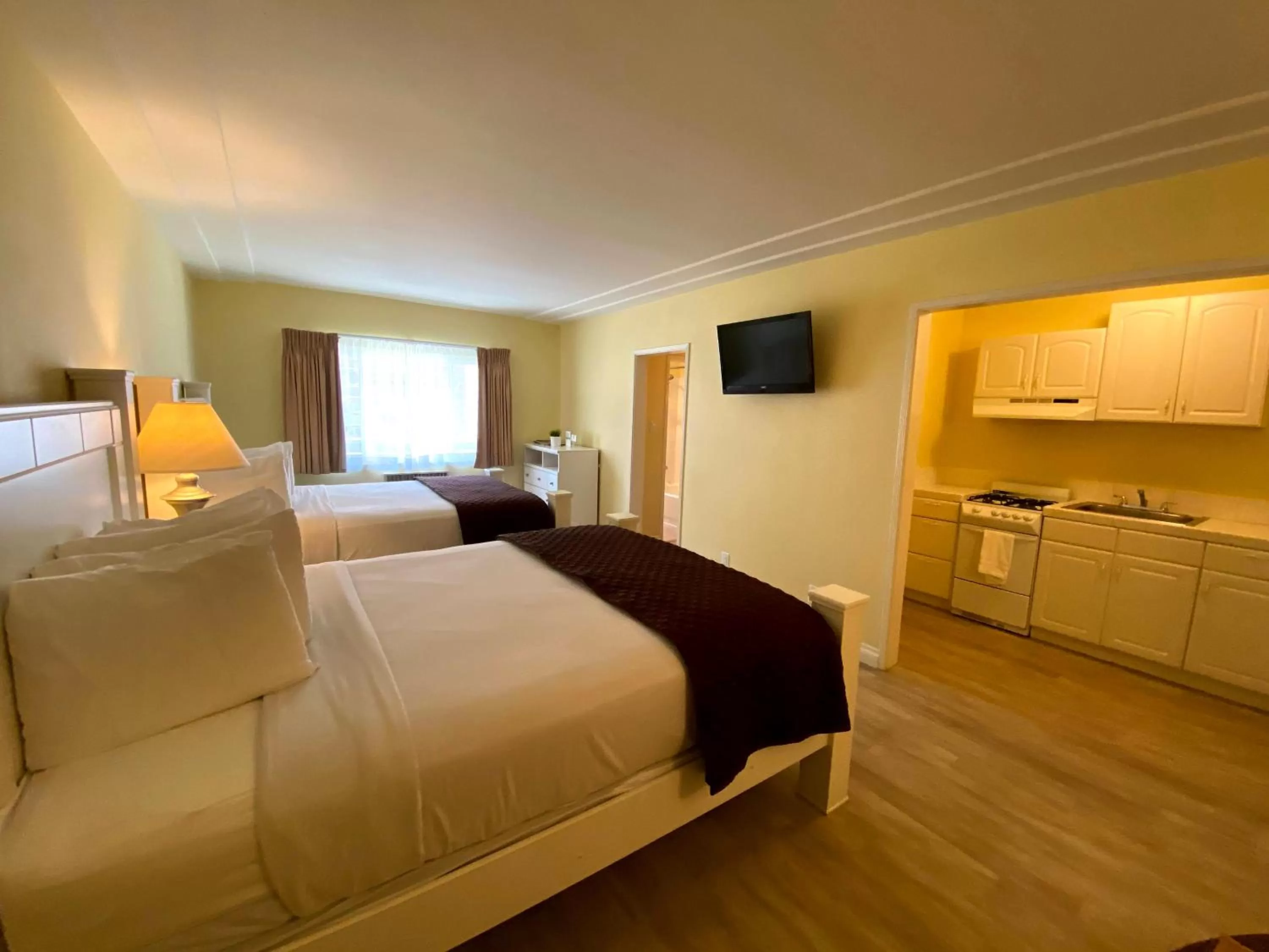 Bed in Hollywood Celebrity Hotel