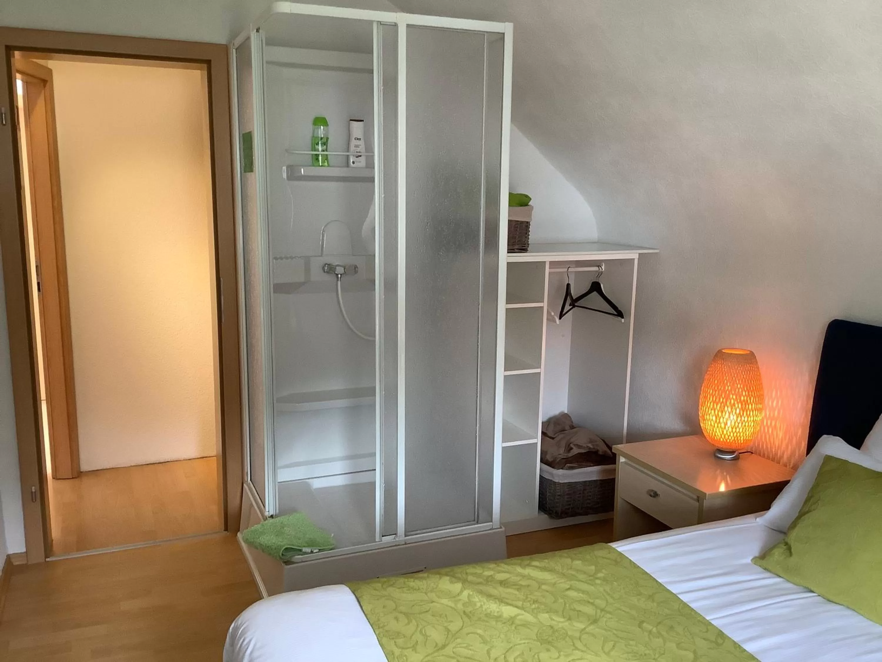 Budget Single Room - single occupancy in Am Obersee Hotel