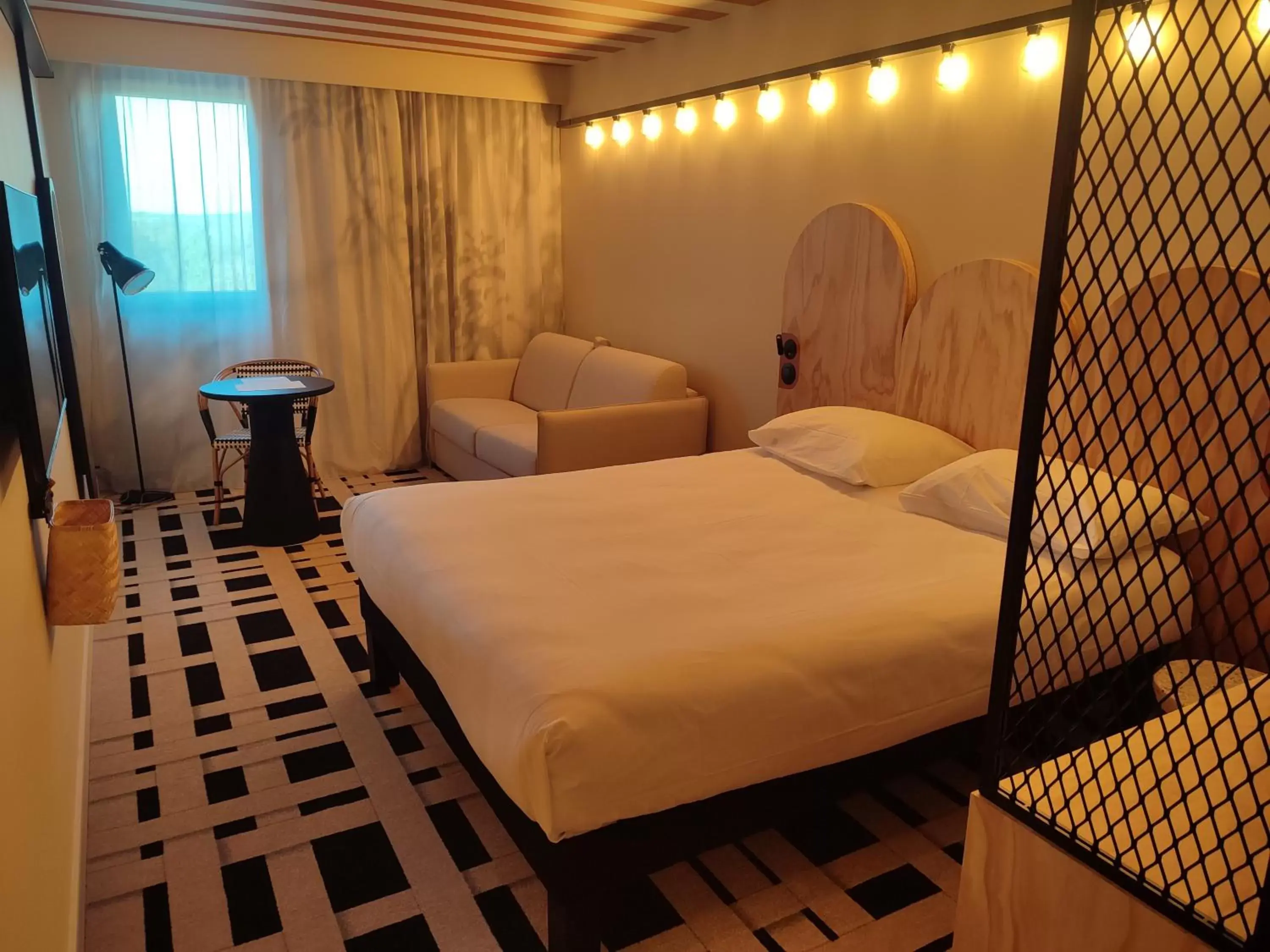 Bedroom, Bed in ibis Styles Montauban