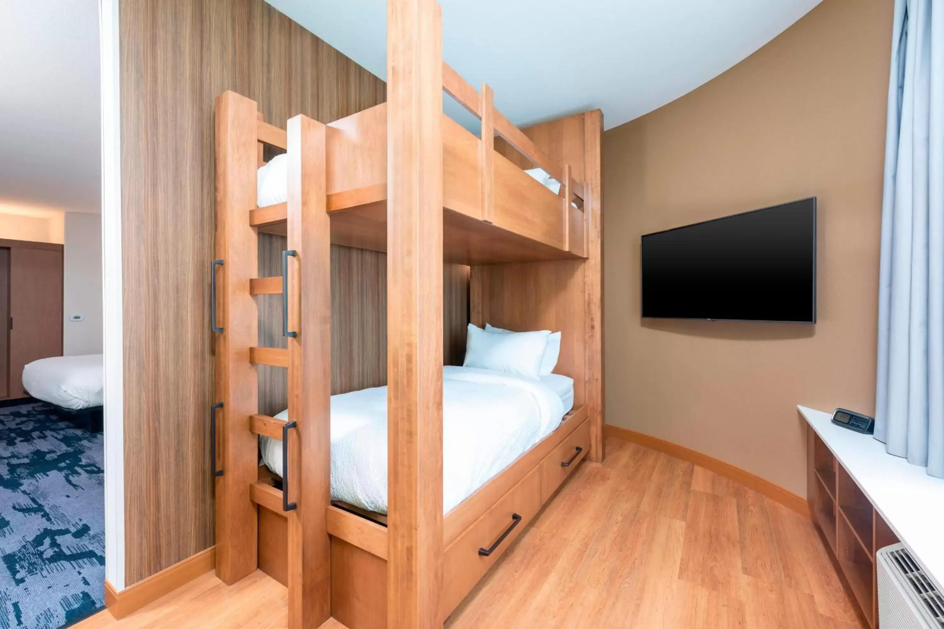 Bedroom in Fairfield Inn & Suites by Marriott Fair Oaks Farms