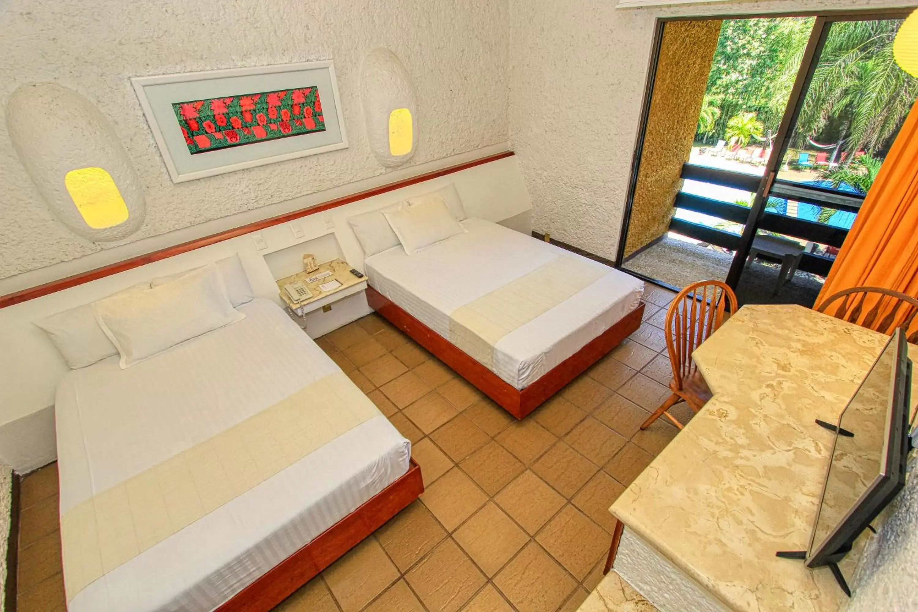 Dining area, Bed in Hotel Ciudad Real Palenque