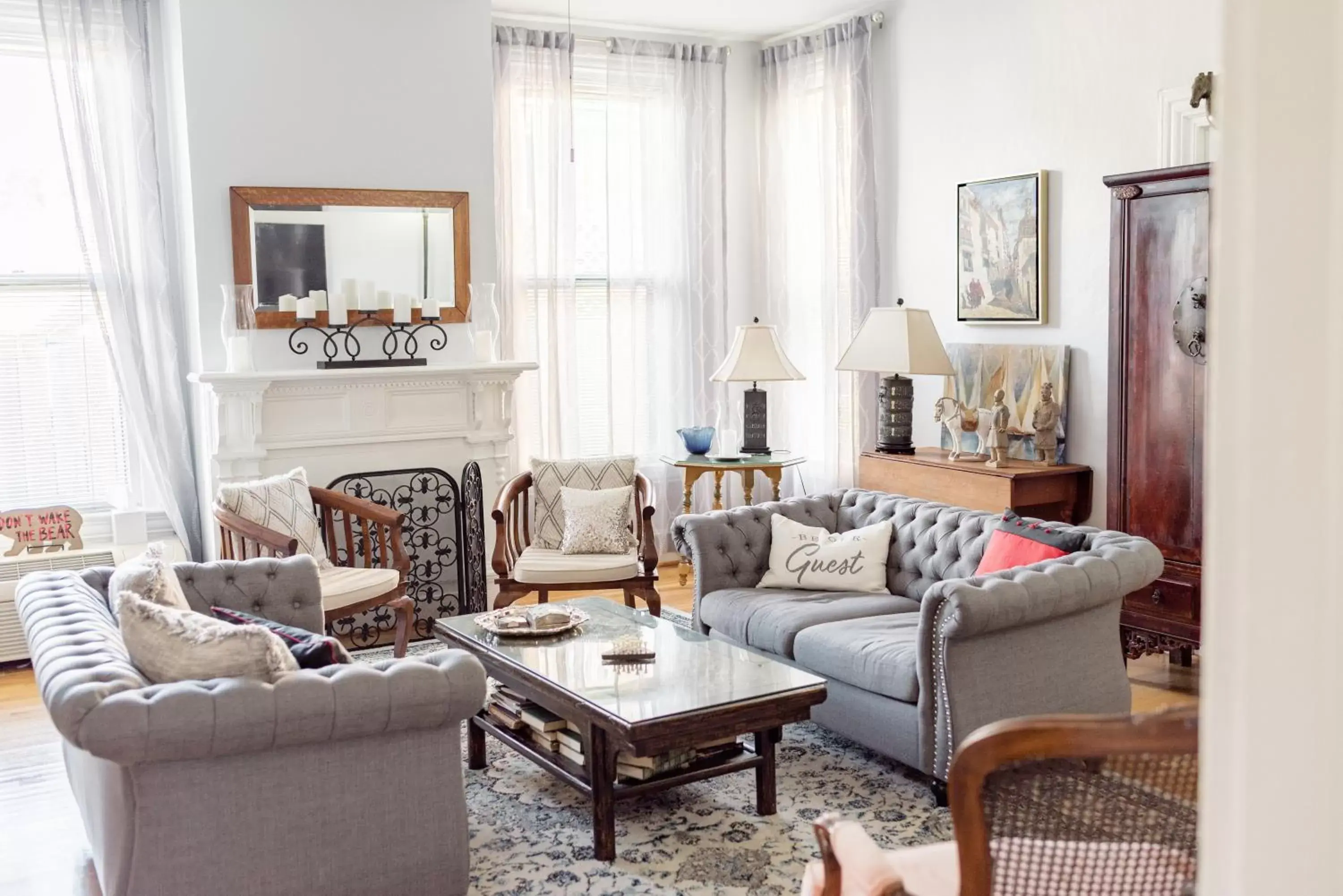 Living room, Seating Area in Meadows Inn