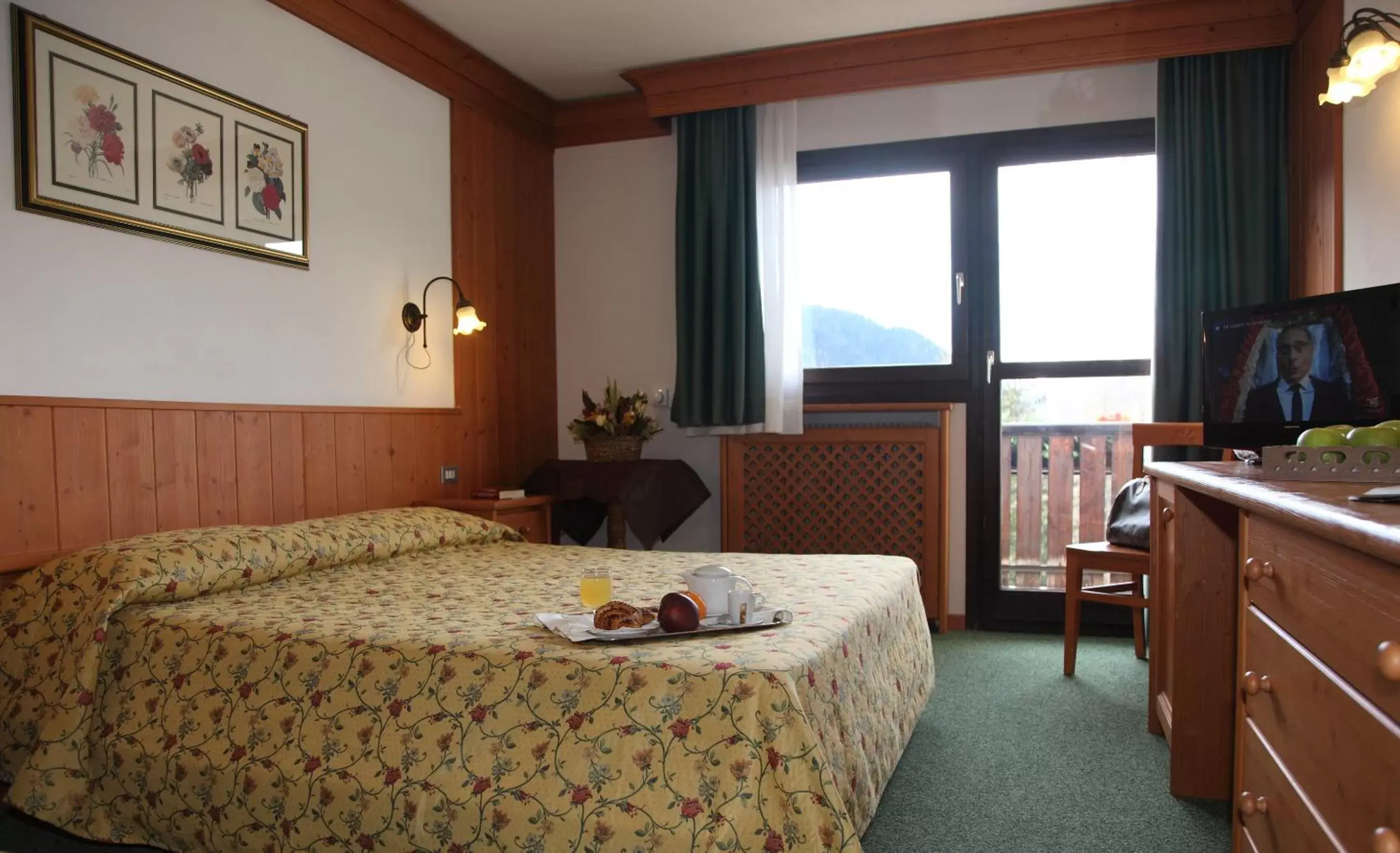 Classic Double Room with Balcony in Hotel Nigritella