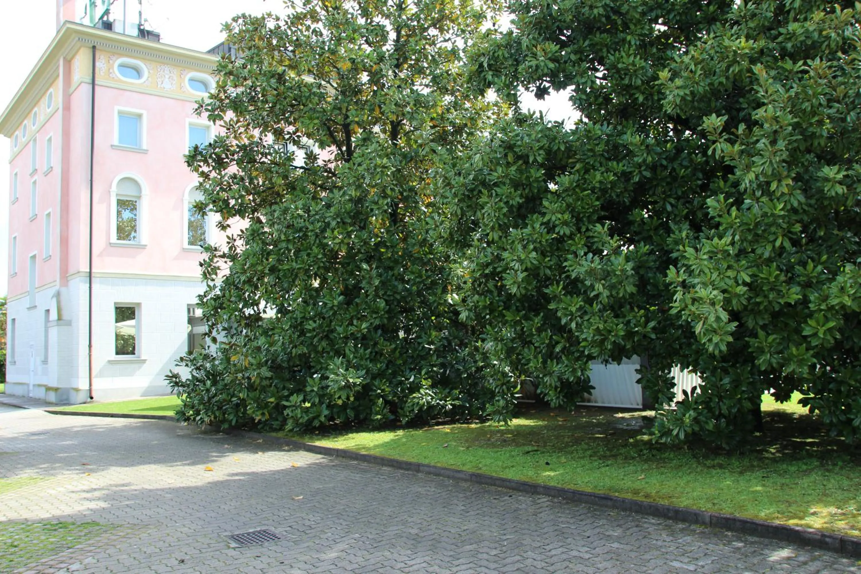 Garden in Park Hotel Villa Leon d'Oro