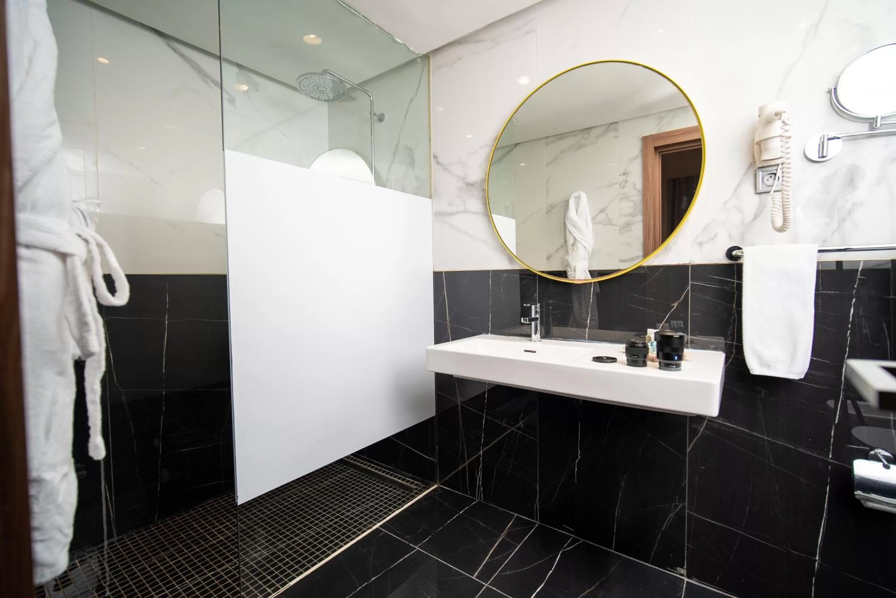 Shower in Oum Palace Hotel & Spa