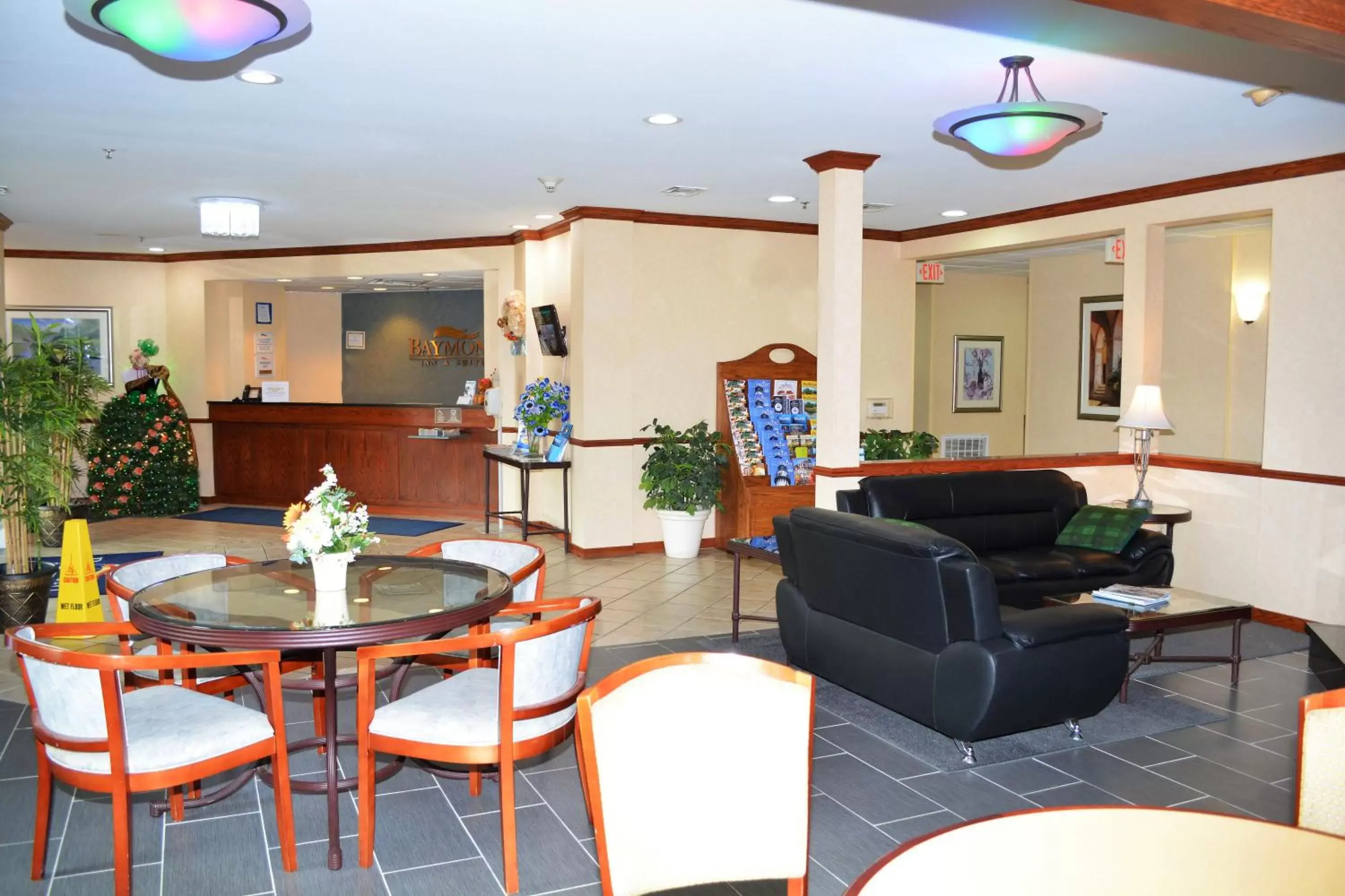 Lobby/Reception in Baymont by Wyndham Waterford/Burlington WI