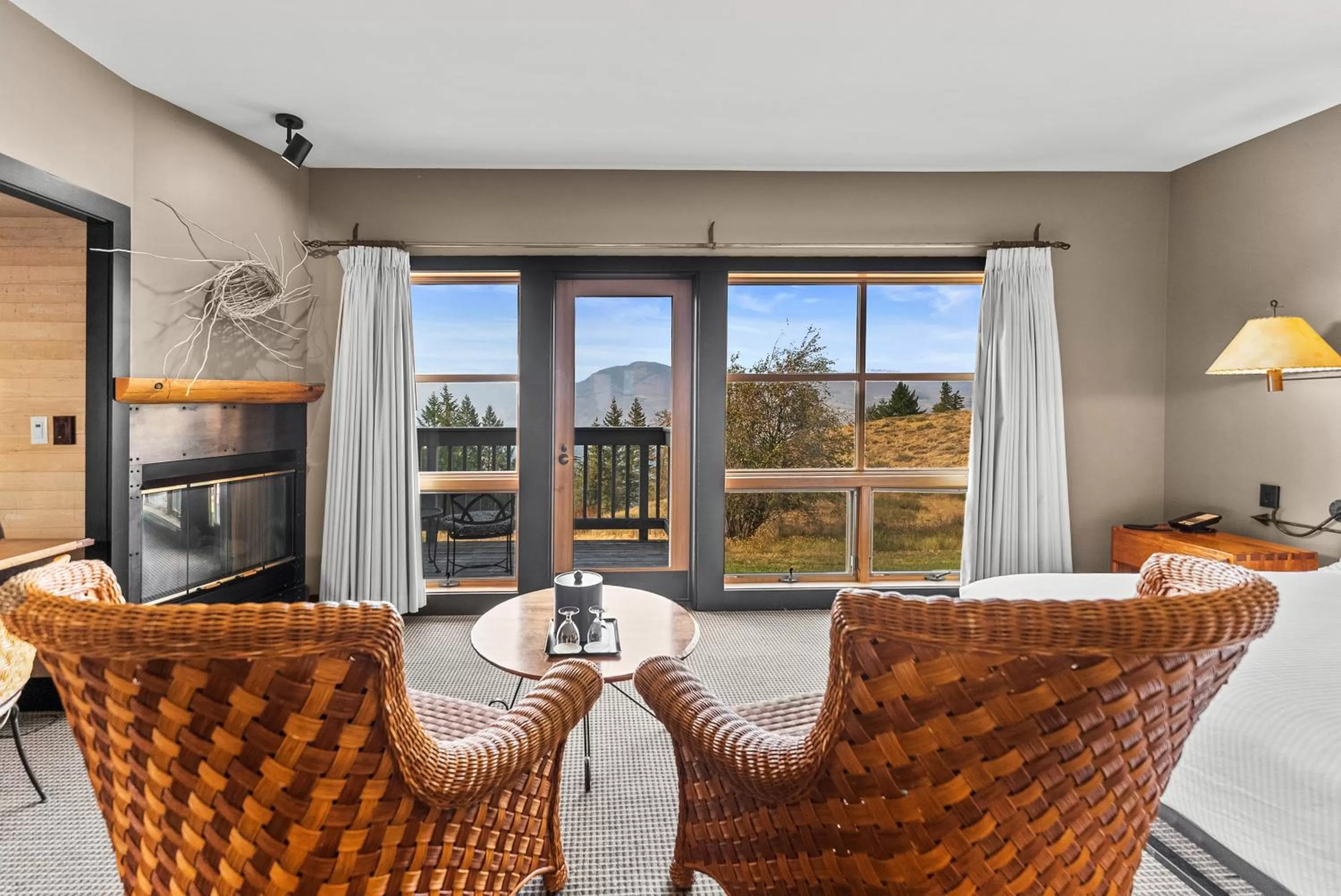 Seating area in Sun Mountain Lodge