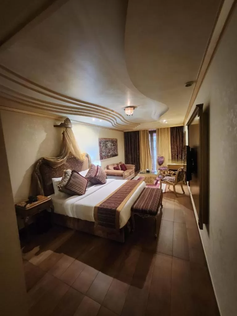 Photo of the whole room, Bed in Q Hotel