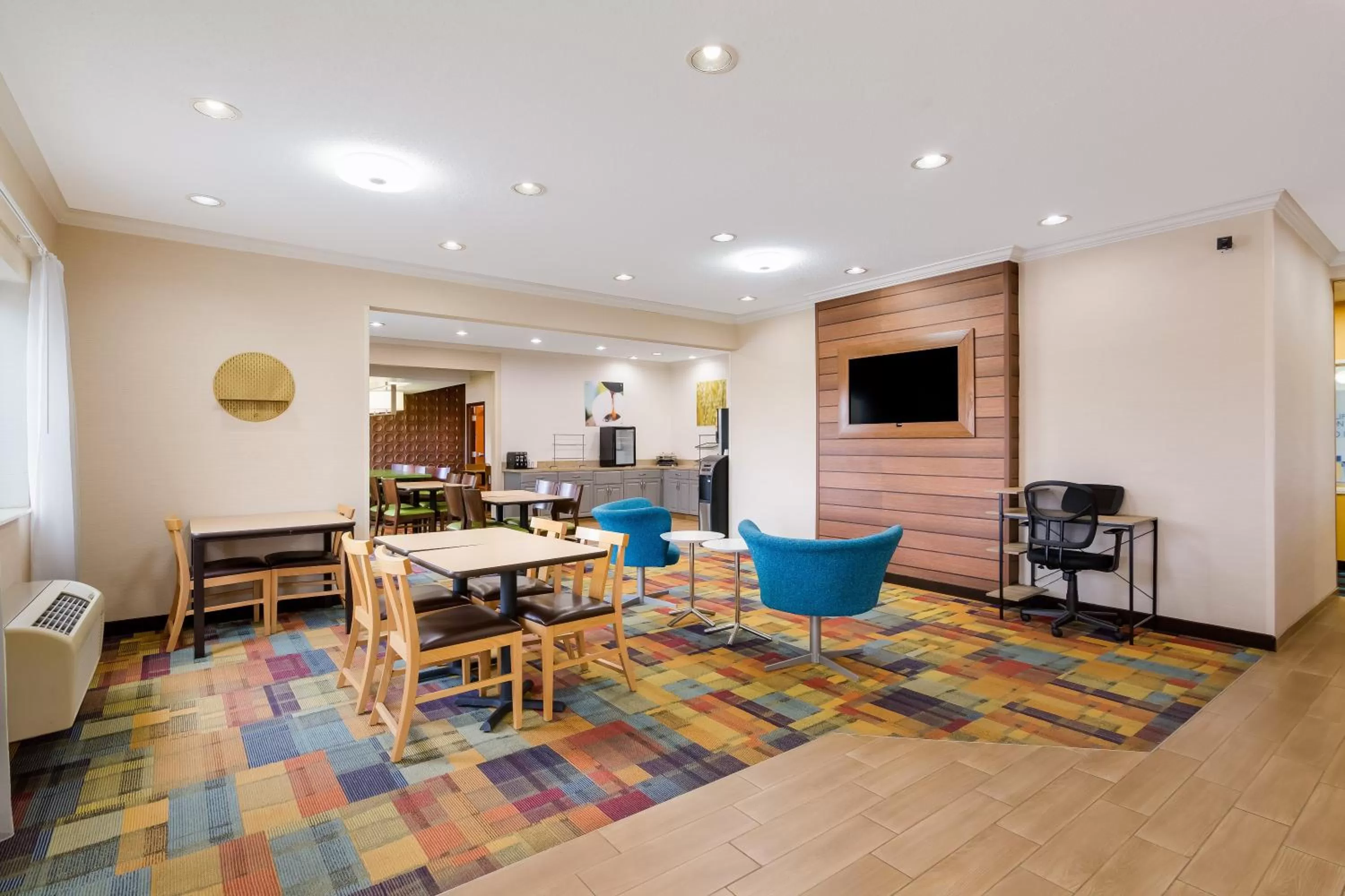 Breakfast in AmericInn by Wyndham Minot