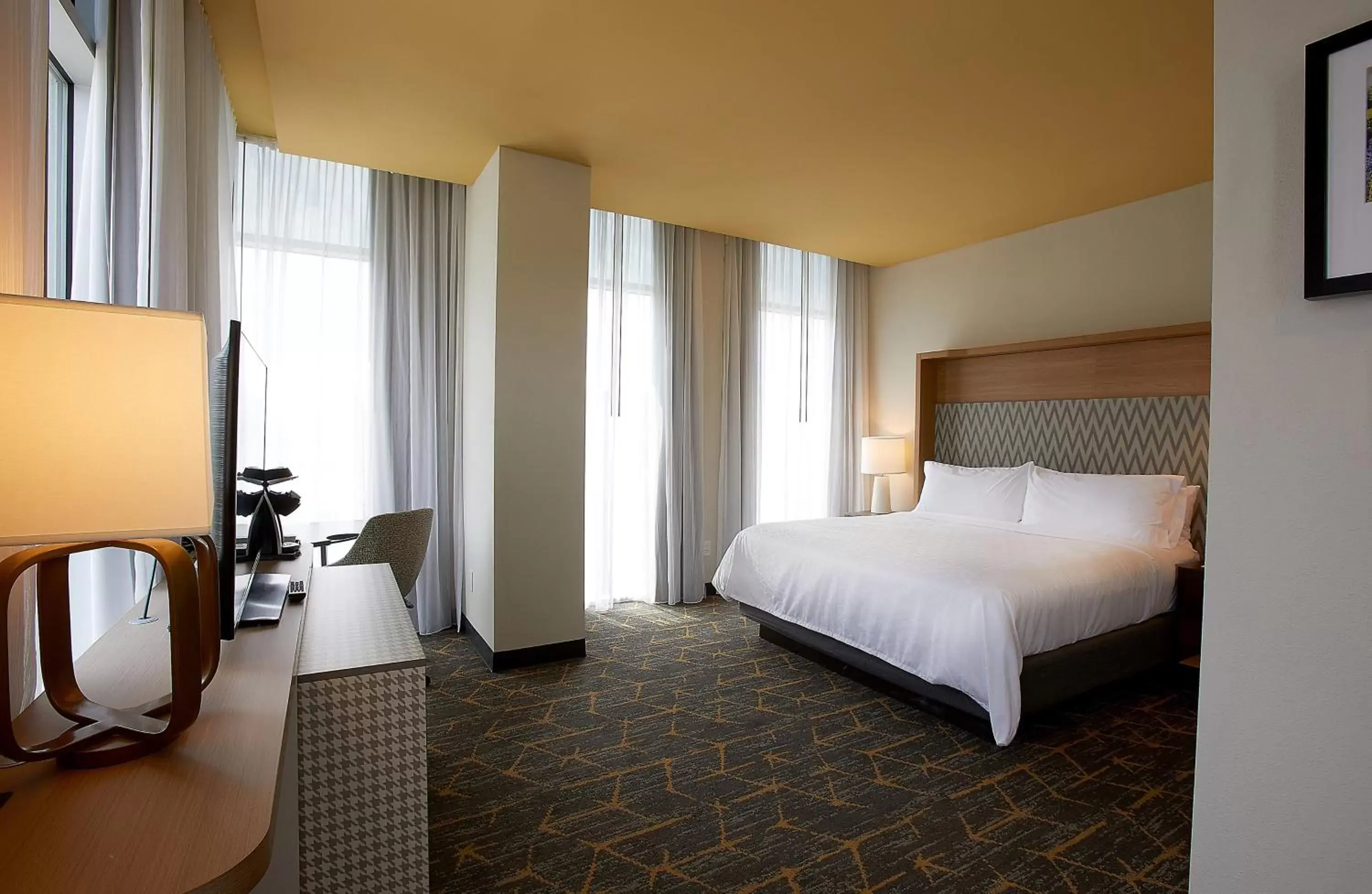 Photo of the whole room, Bed in Holiday Inn Louisville Downtown , an IHG Hotel