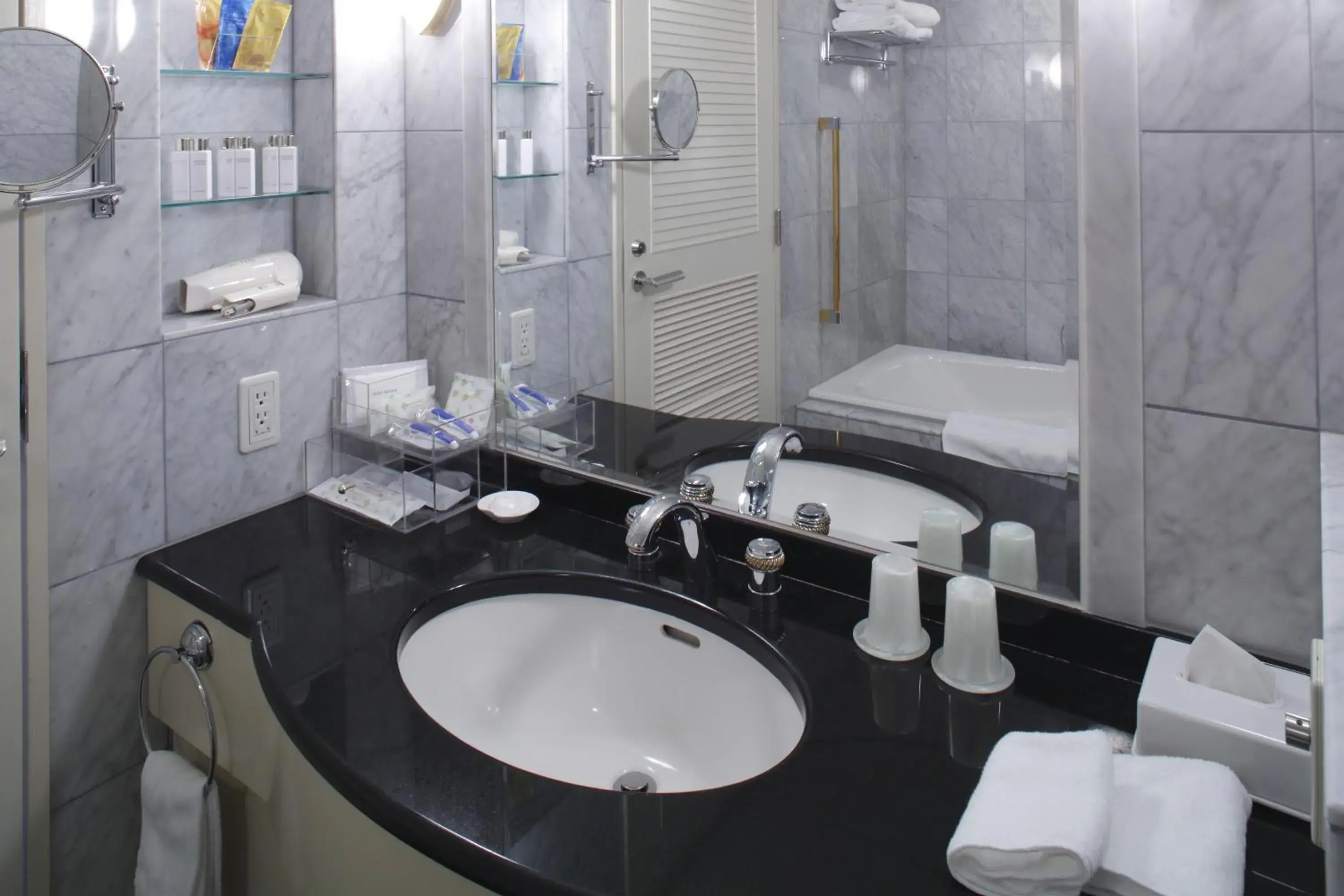 Bathroom in Dai-ichi Hotel Ryogoku