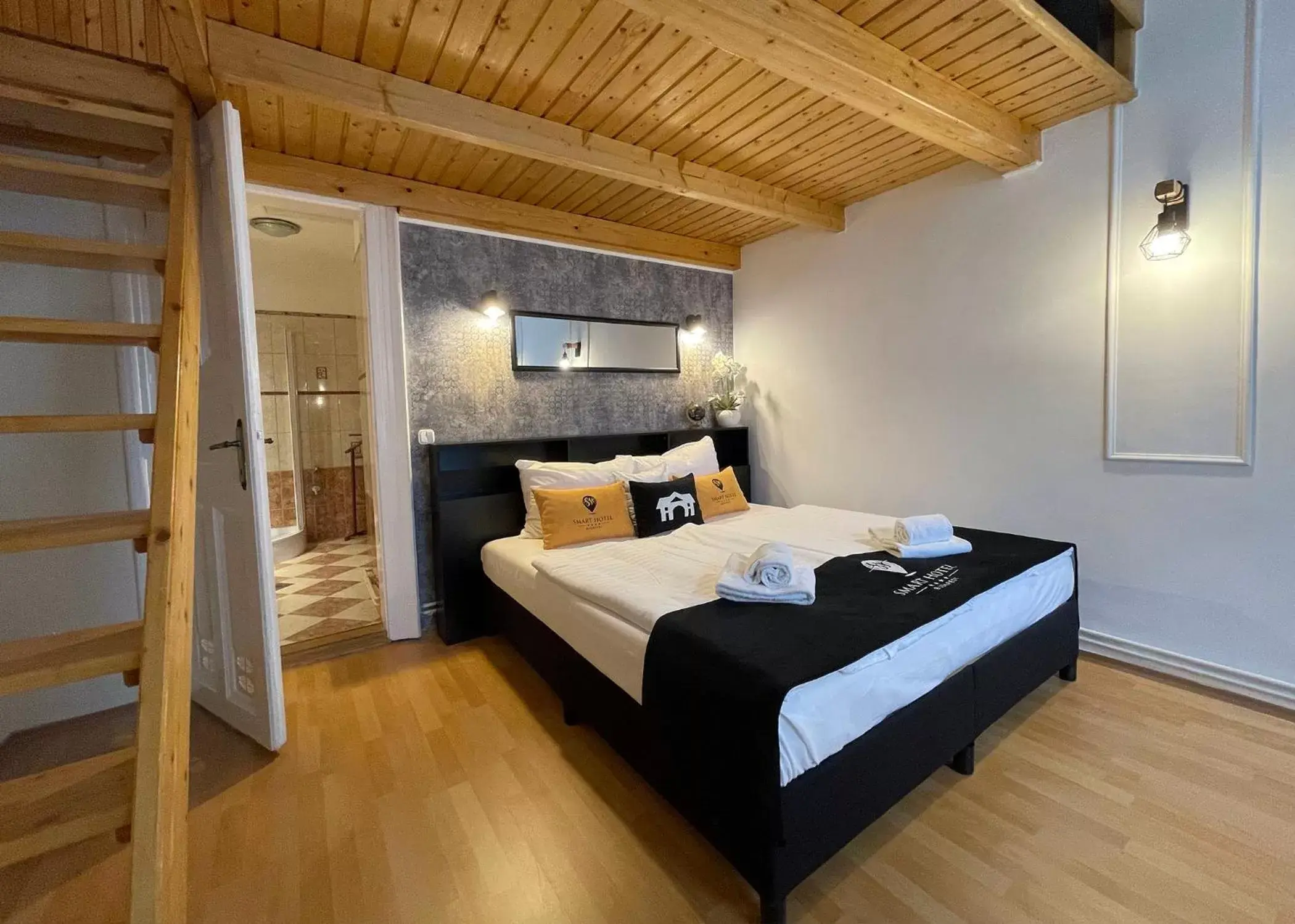 Bedroom, Bed in Smart Hotel Budapest