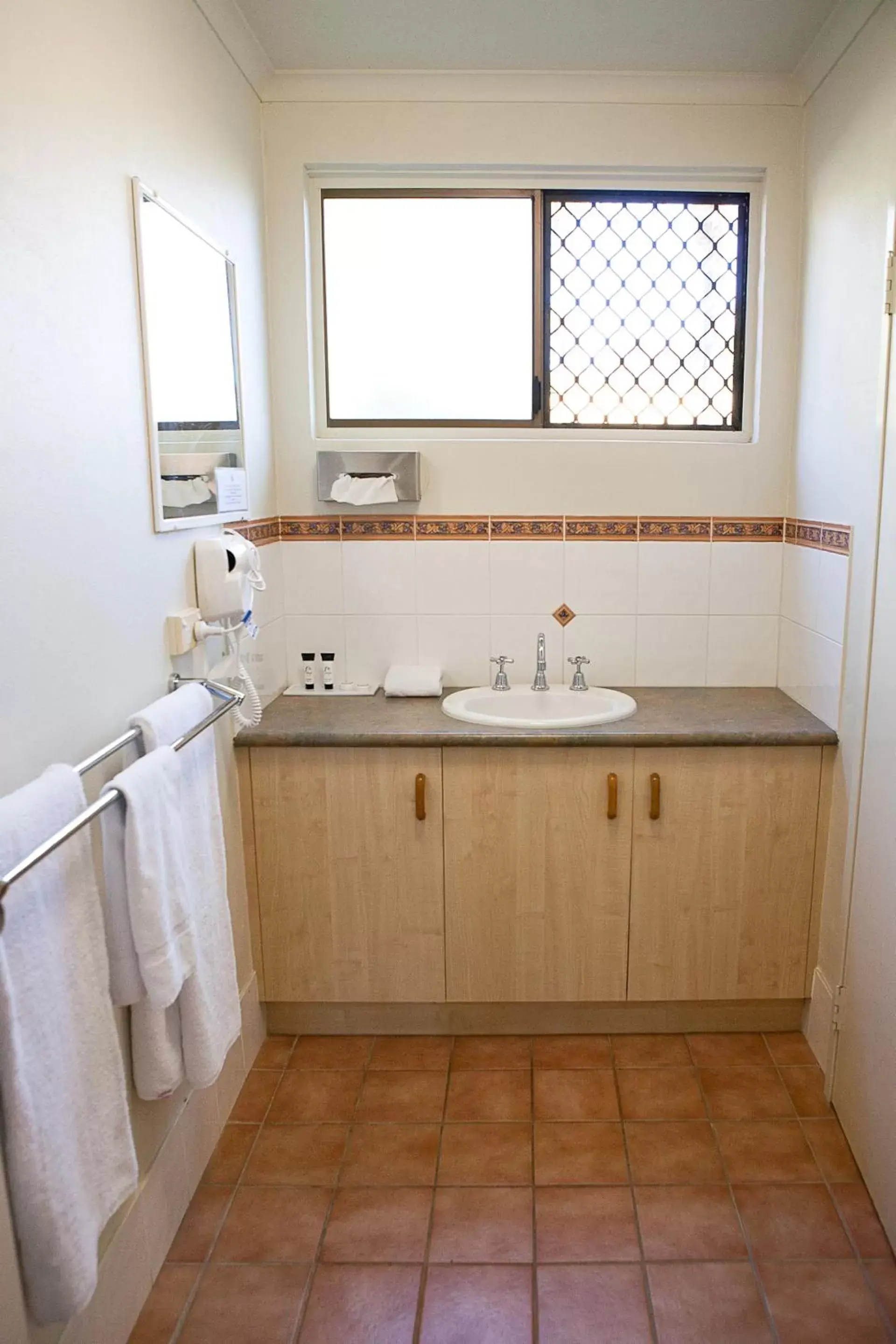Bathroom in Kondari Hotel