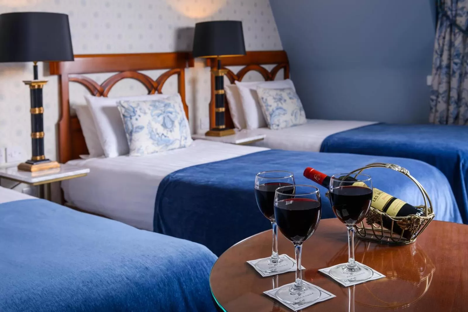 Bedroom, Bed in Killarney Dromhall Hotel