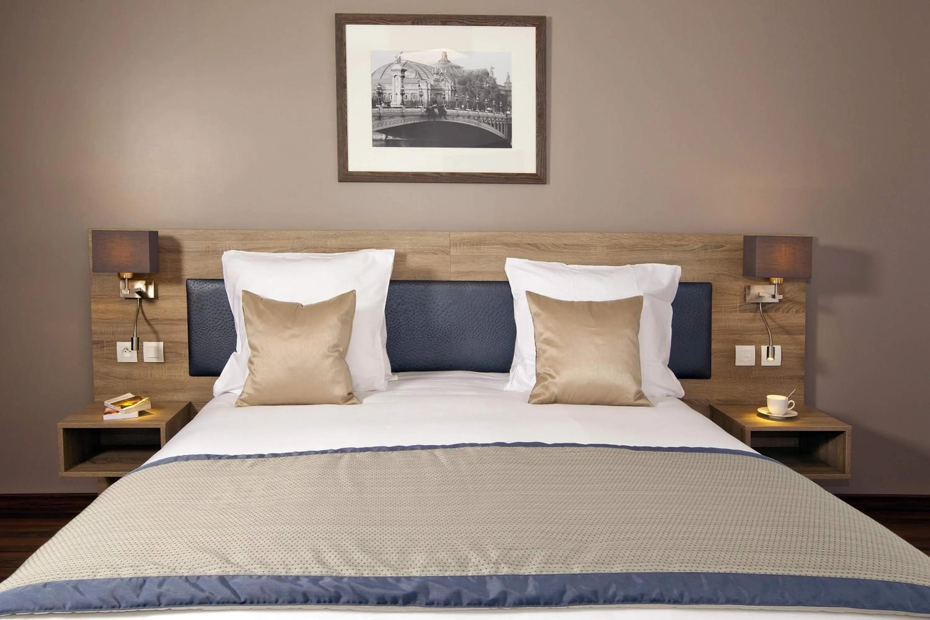 Bed in Residhome Paris Issy Les Moulineaux