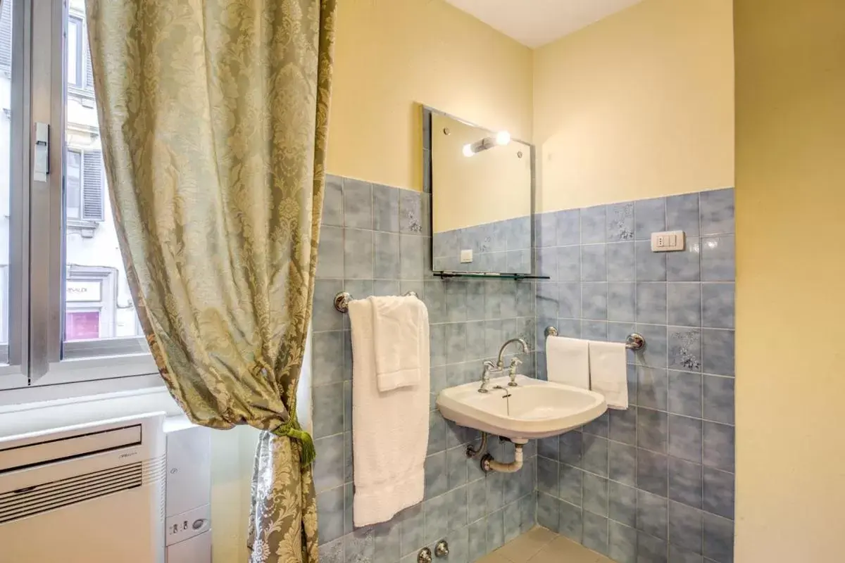 Bathroom in Hotel Romagna