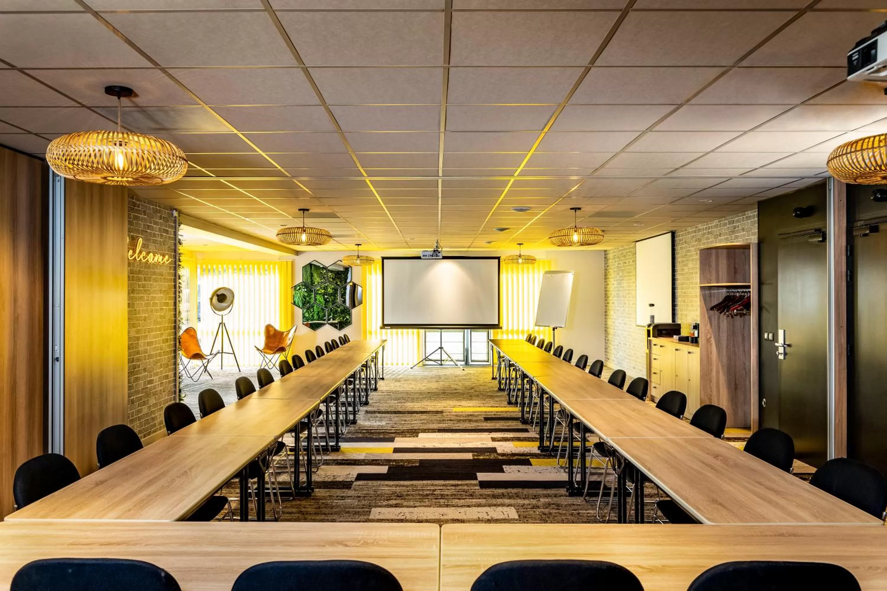 Meeting/conference room in Mercure Lyon Est Chaponnay