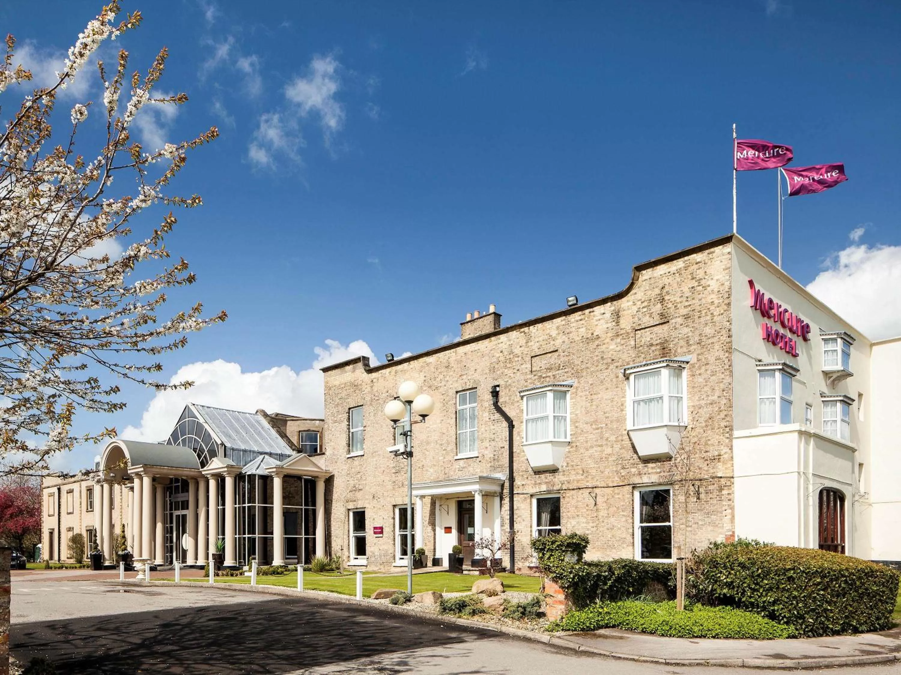 Property building in Mercure York Fairfield Manor Hotel