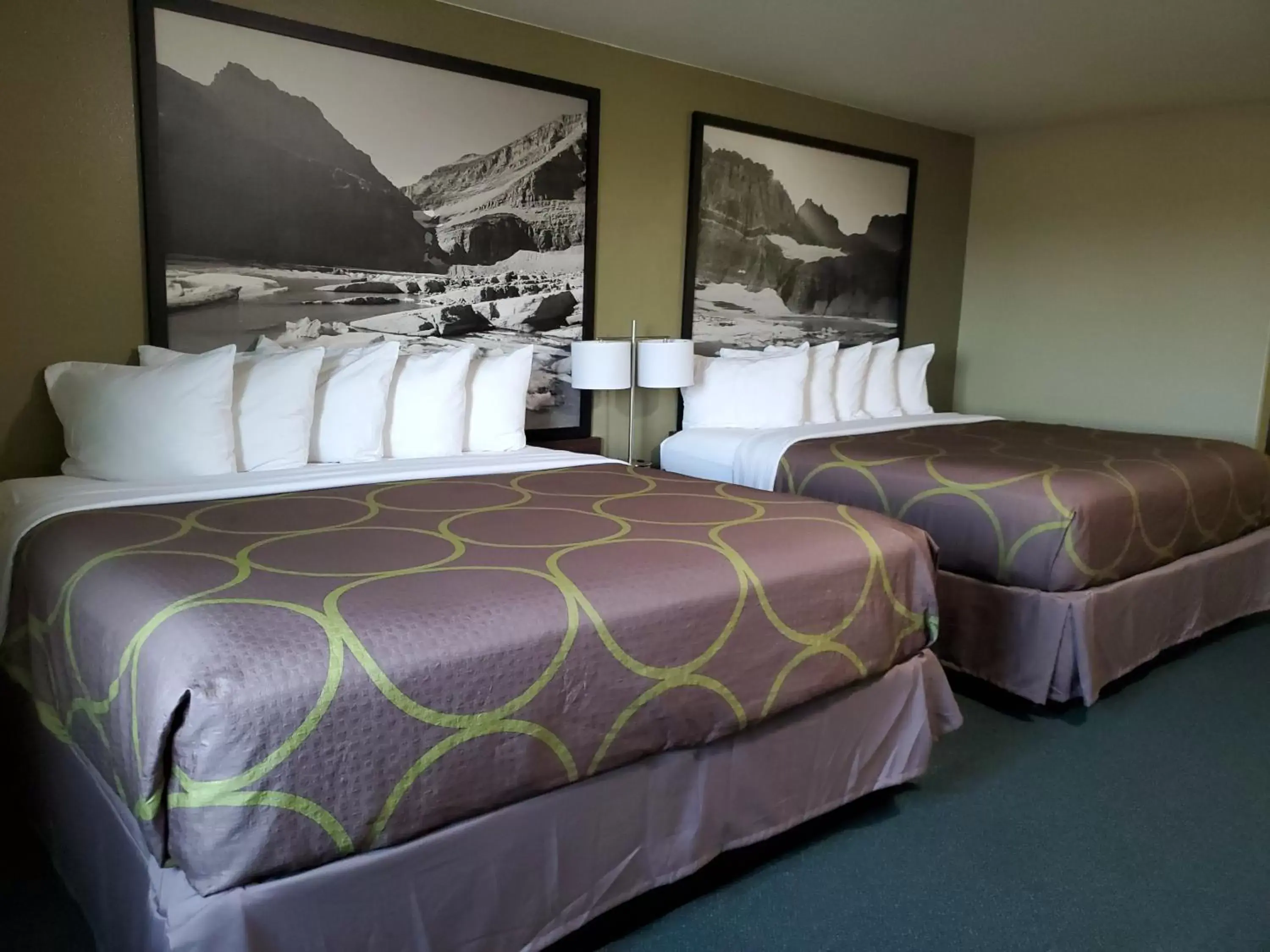 Bed in Super 8 by Wyndham Belgrade/Bozeman Airport