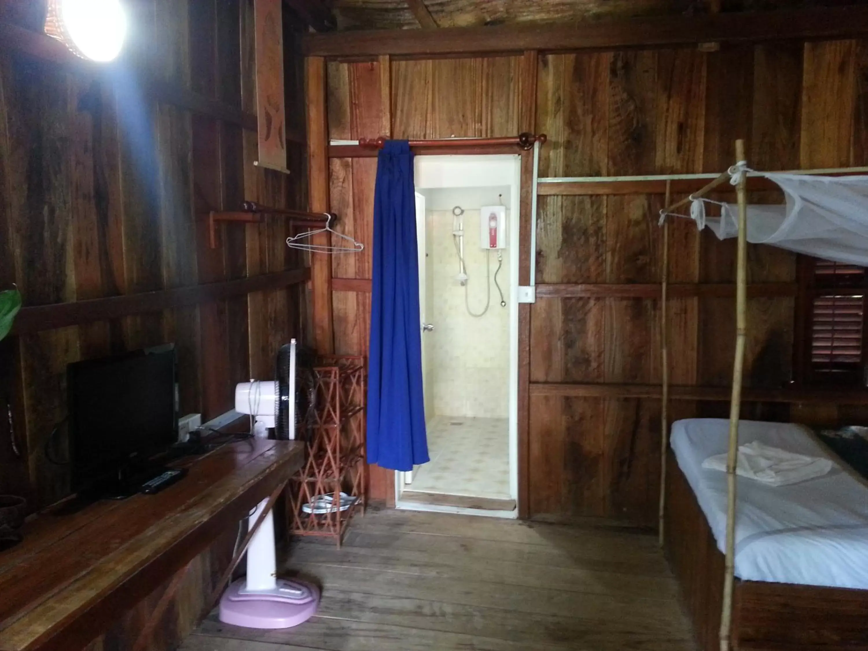 Photo of the whole room, Bathroom in Bird of Paradise Bungalows