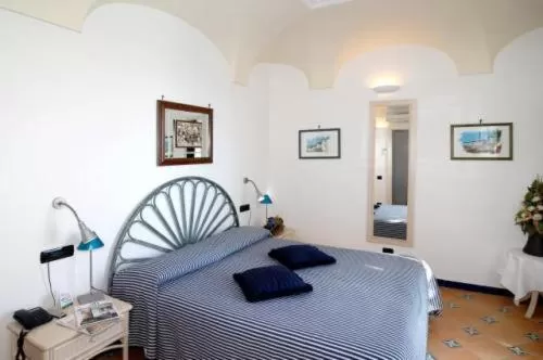 Photo of the whole room, Bed in Hotel Bellevue Suite