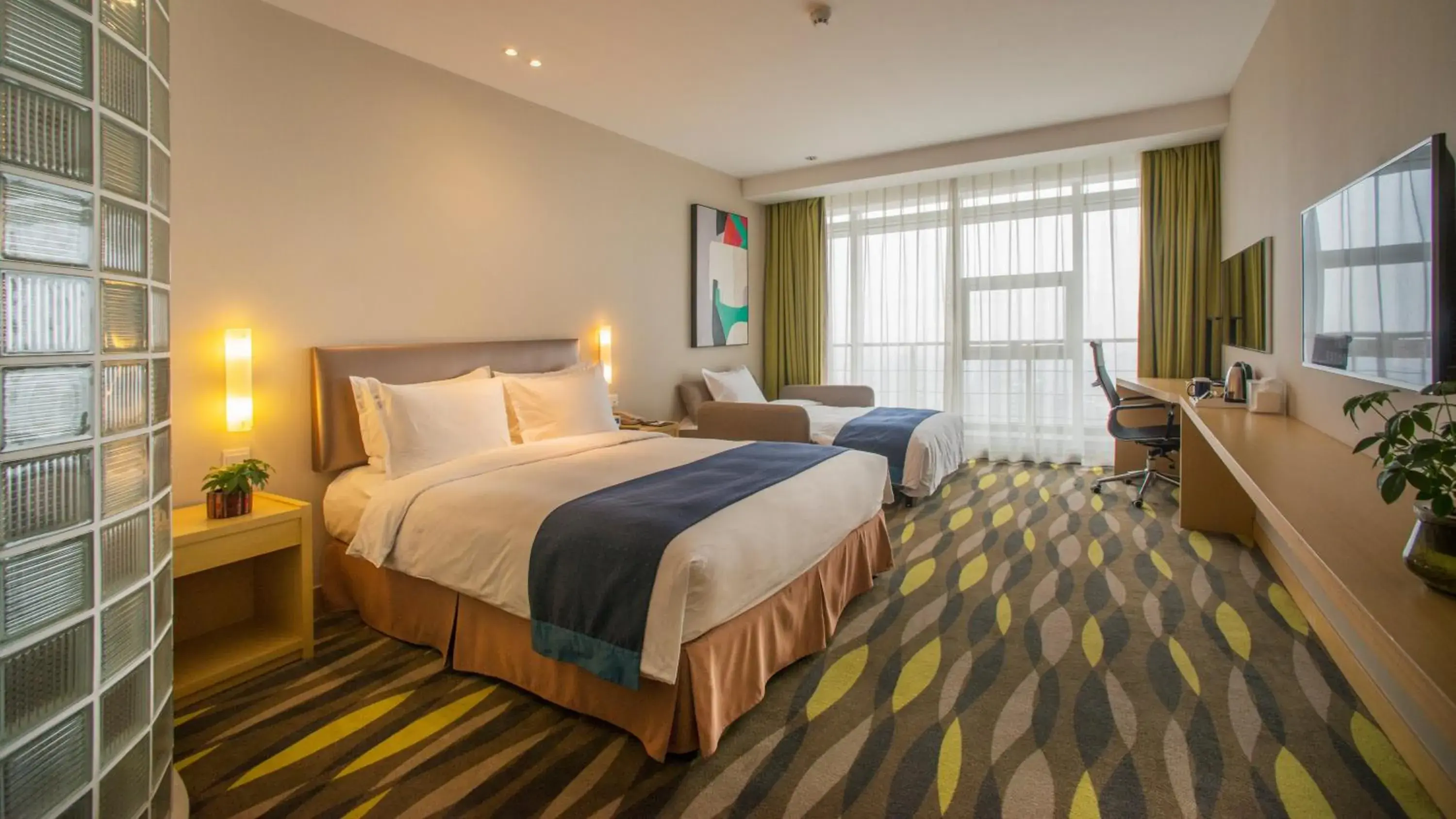 Photo of the whole room, Bed in Holiday Inn Express Changzhou Lanling, an IHG Hotel