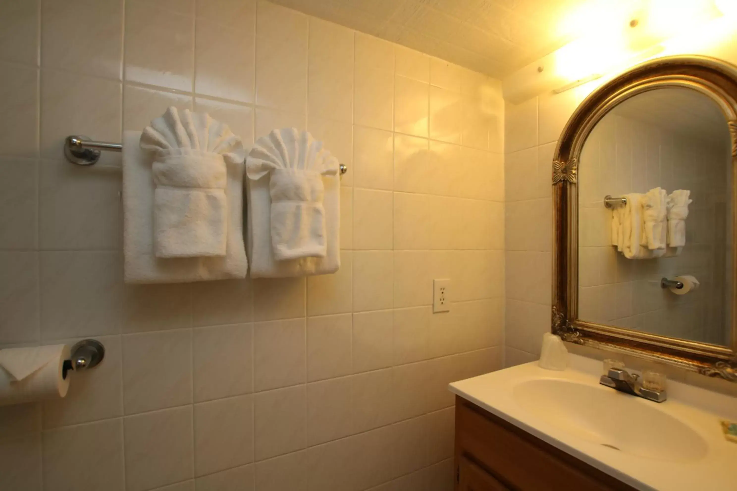 Bathroom in Sunset Cove Beach Resort